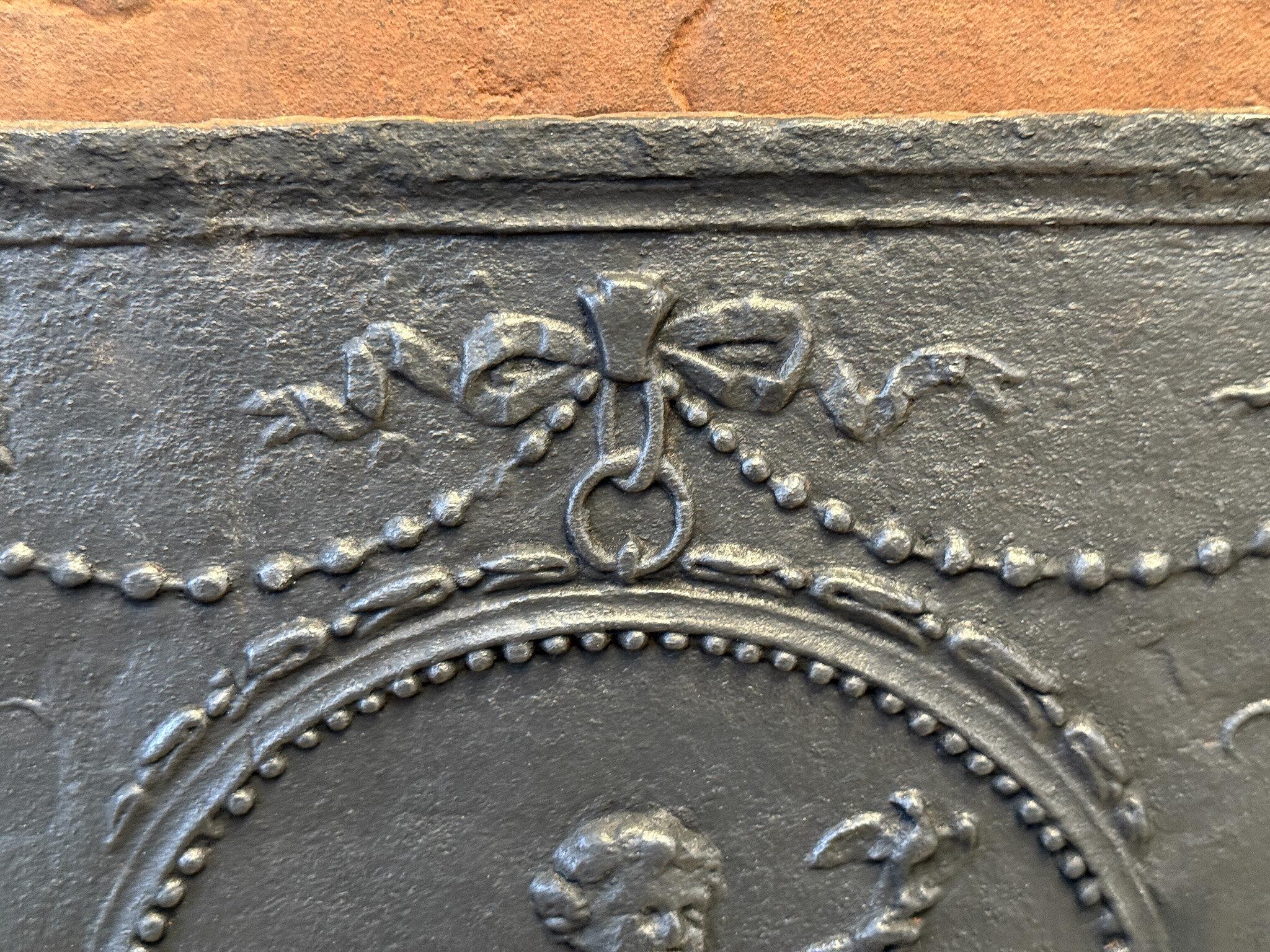 Rivestimento per caminetto francese 