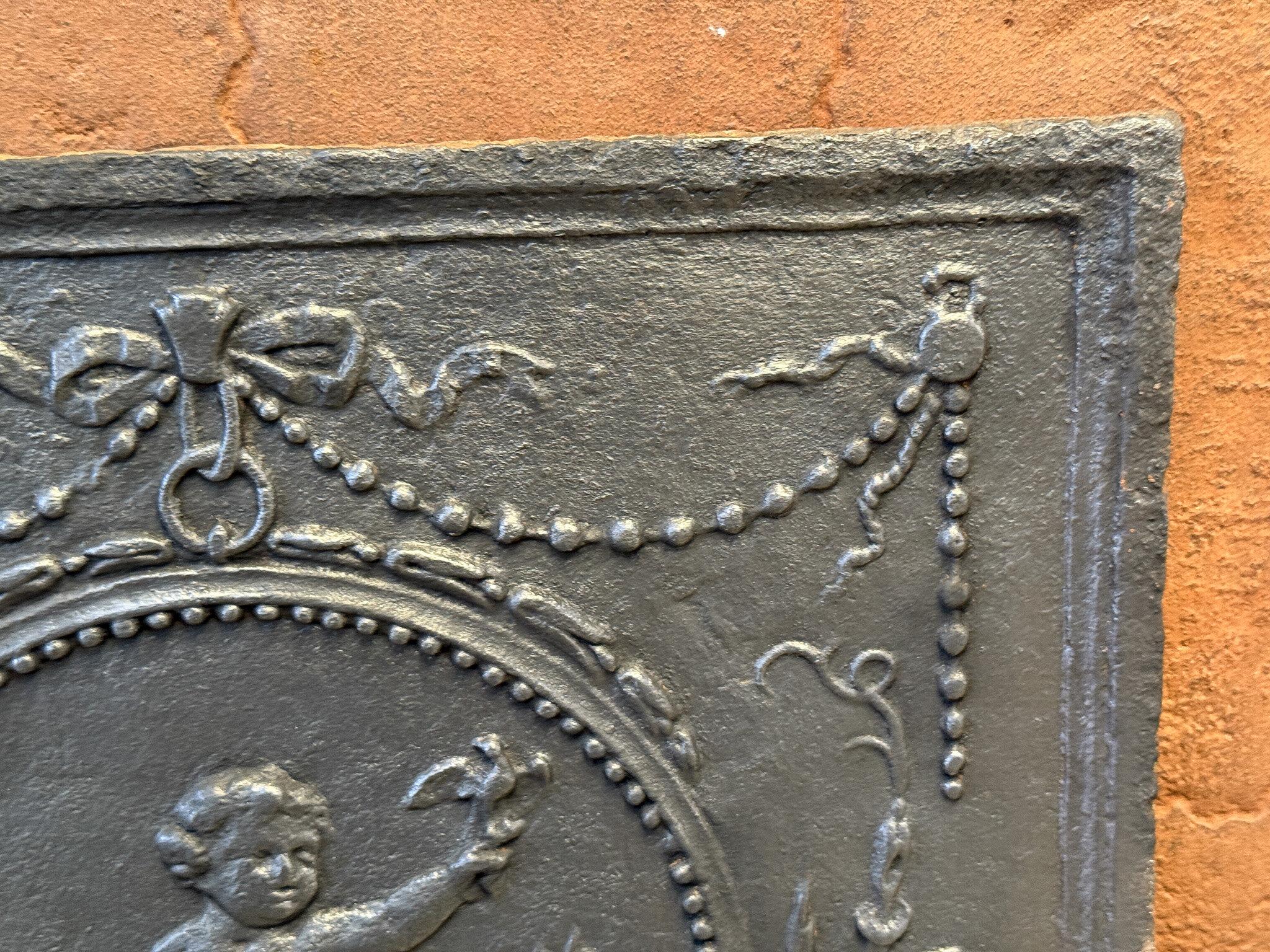 Rivestimento per caminetto francese 