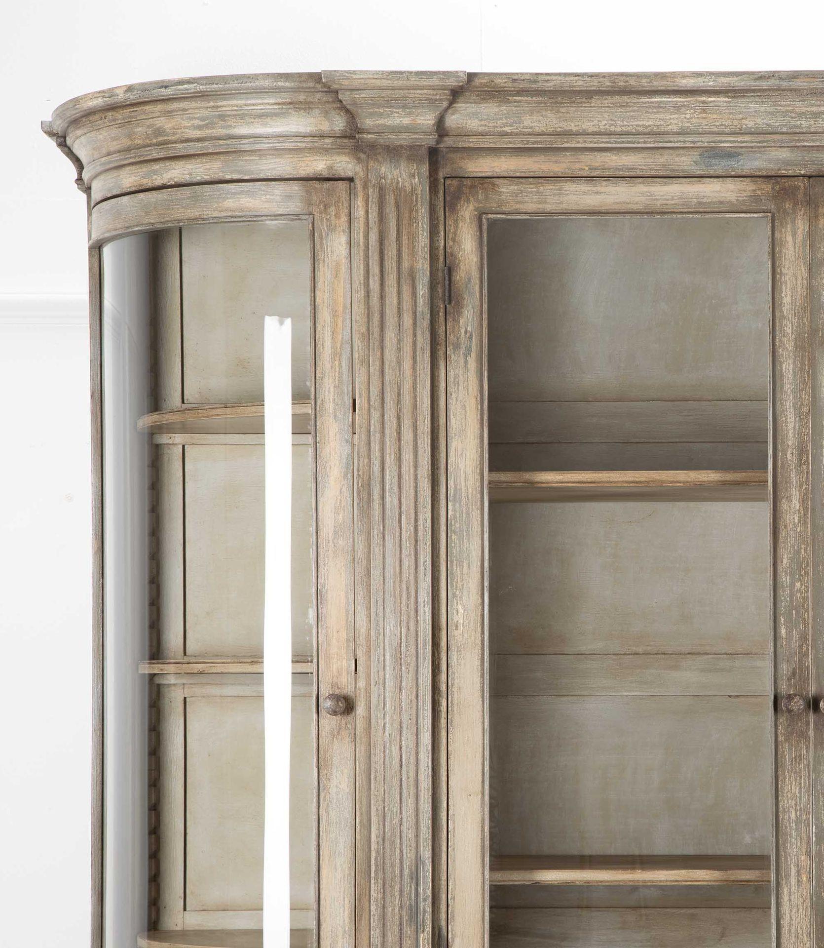 Französischer Shop-Vitrinenschrank aus geschwungenem Glas, 19. Jahrhundert im Angebot 5