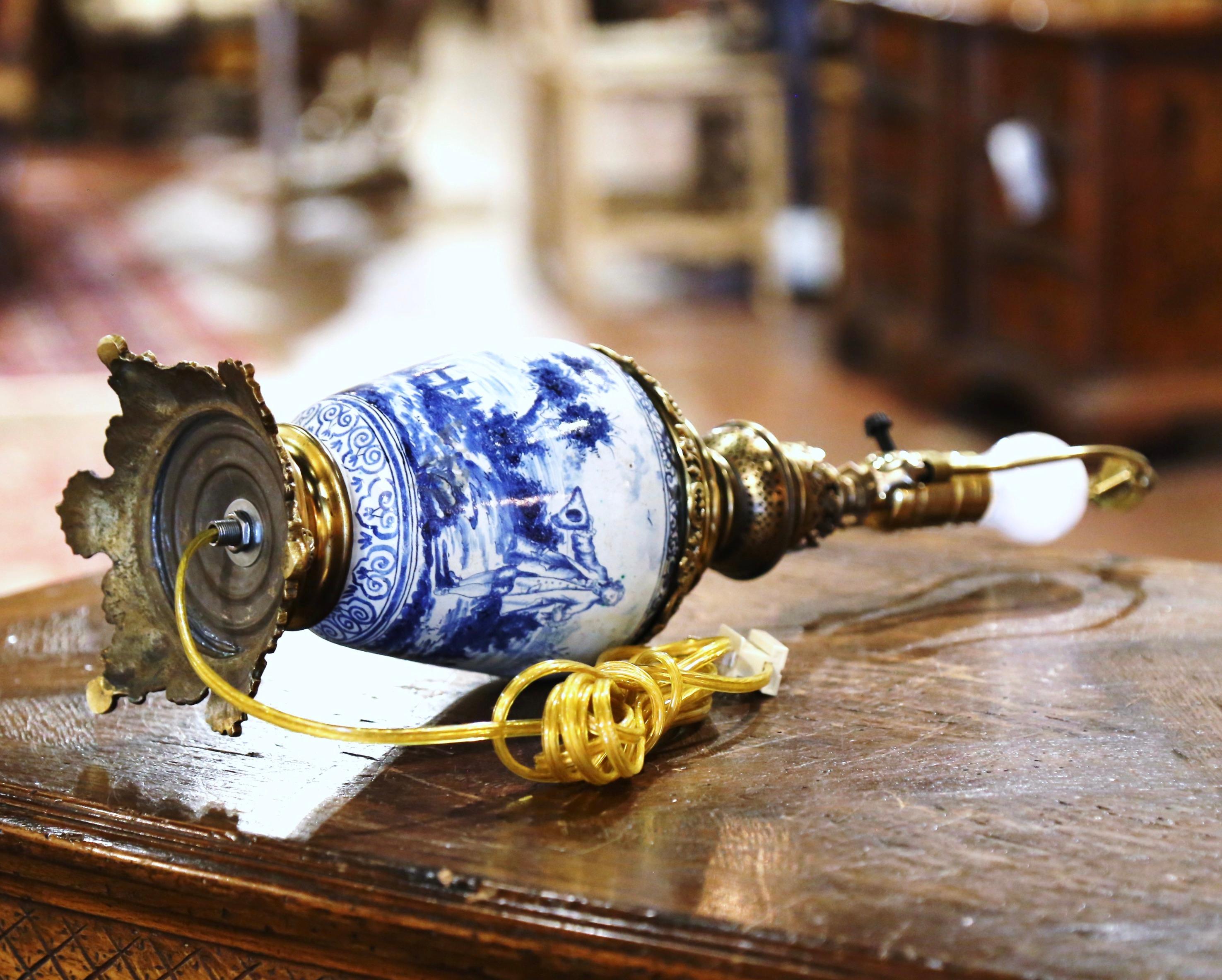 19th Century French Delft Blue and White Painted Porcelain and Brass Oil Lamp For Sale 5