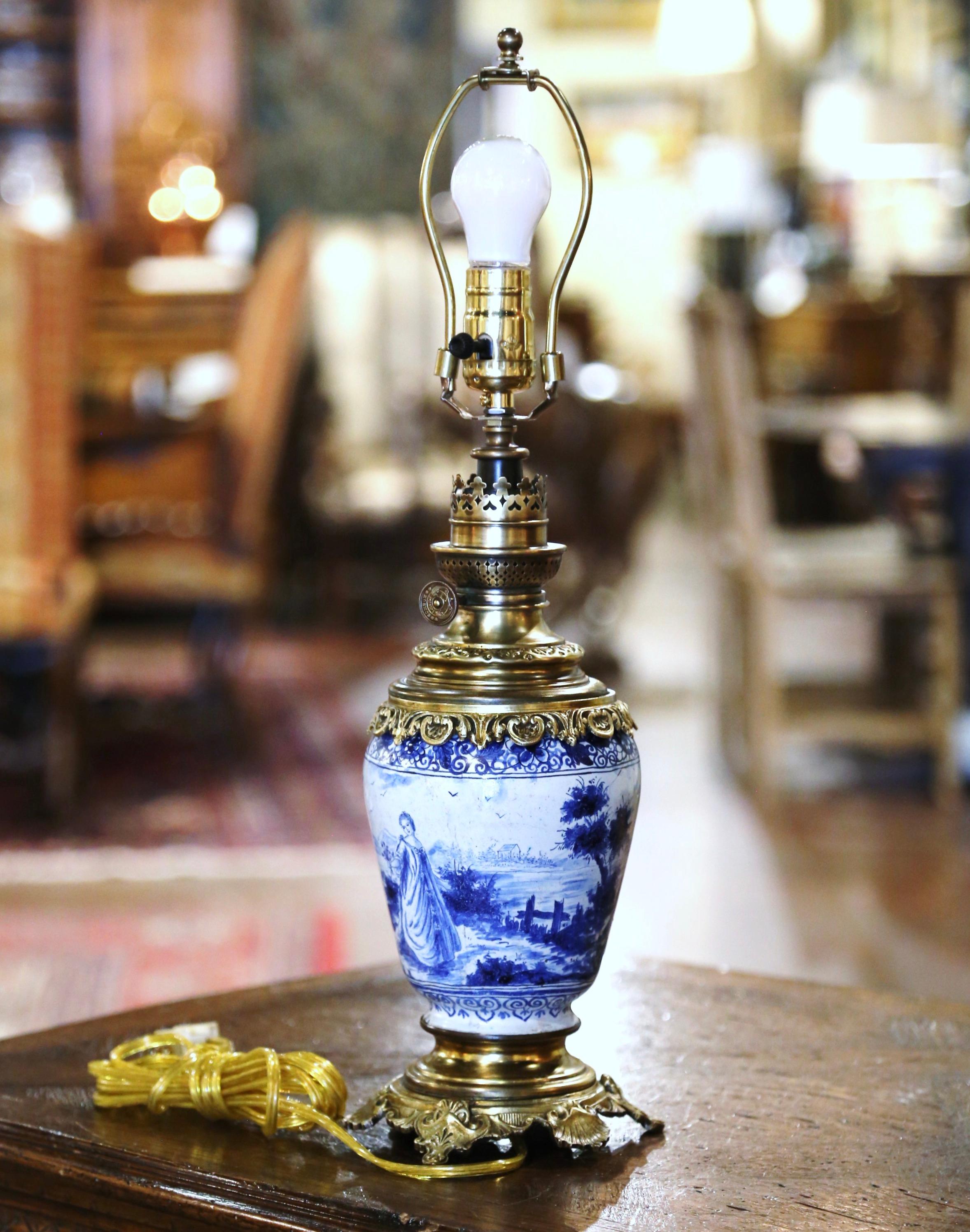 19th Century French Delft Blue and White Painted Porcelain and Brass Oil Lamp In Excellent Condition For Sale In Dallas, TX