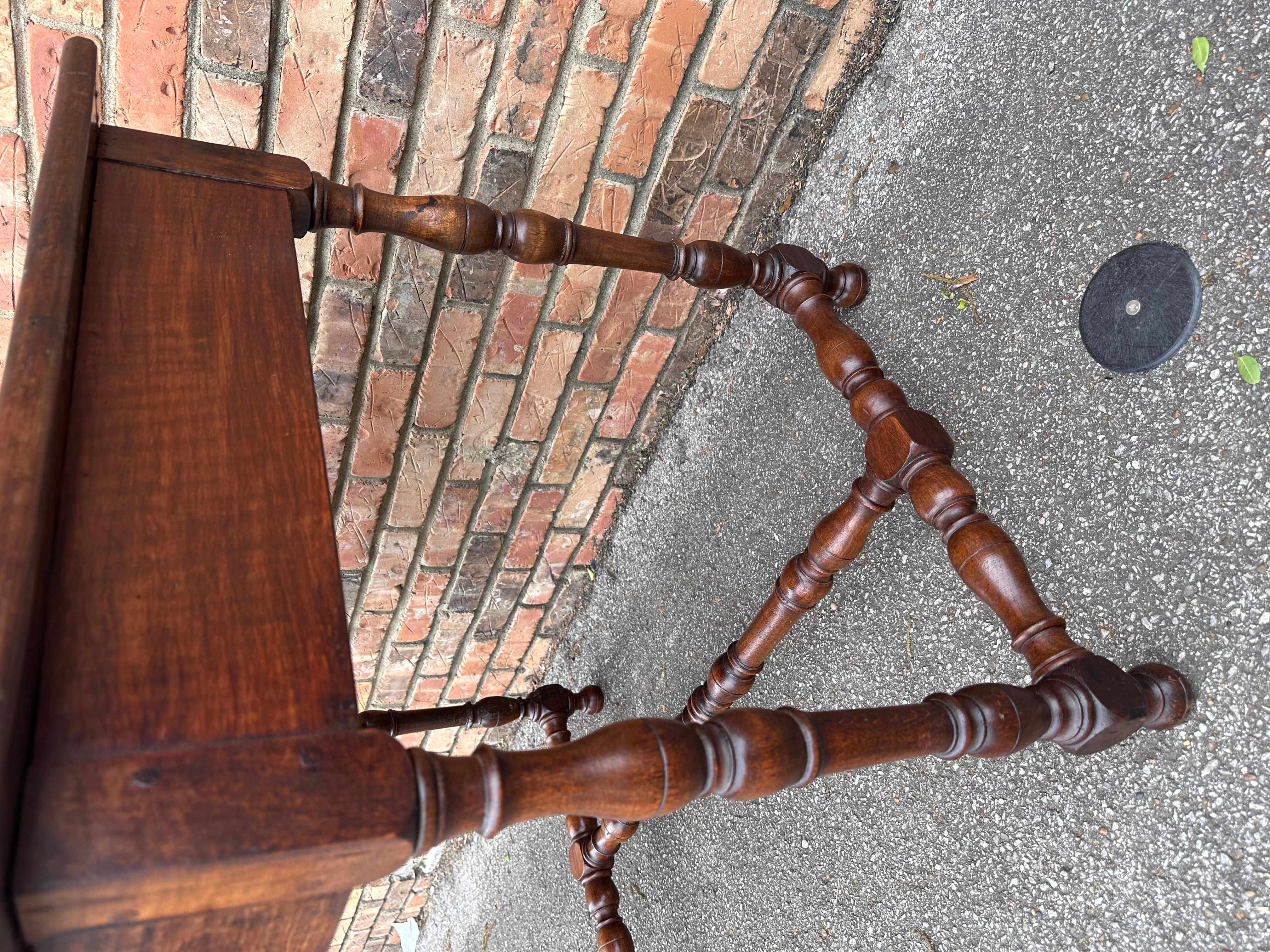 Table de bureau française du 19e siècle Bon état - En vente à Nashville, TN