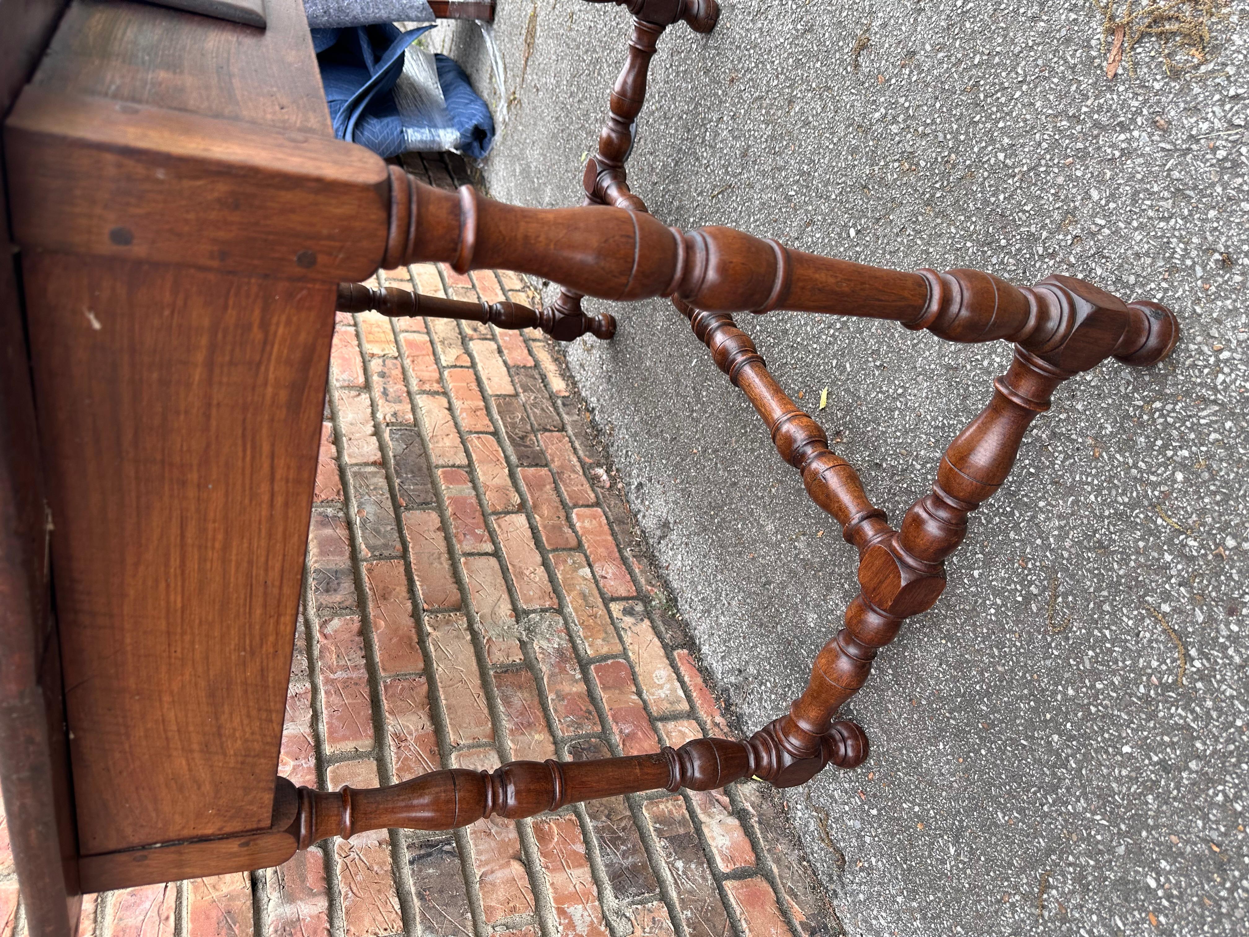 Bois de feuillus Table de bureau française du 19e siècle en vente