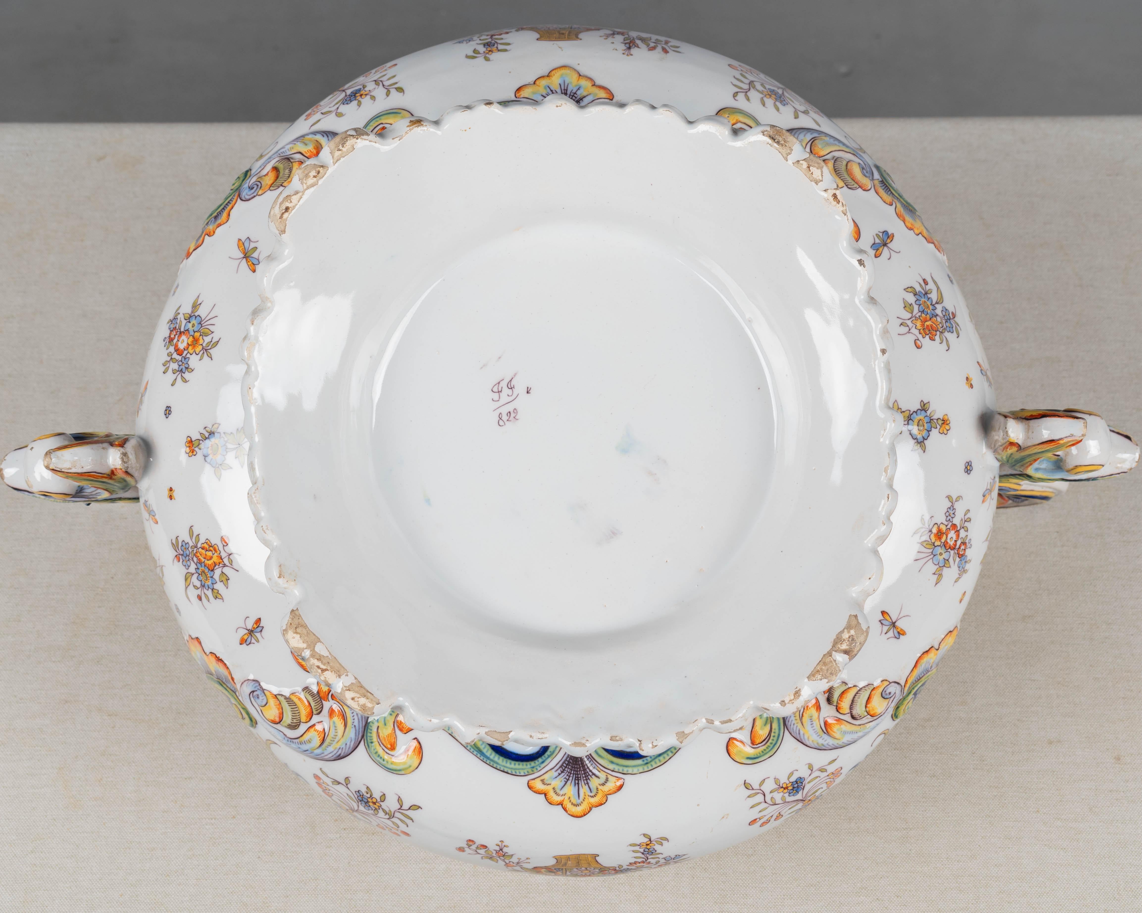 Cachepot in faience francese Desvres del XIX secolo in vendita 5
