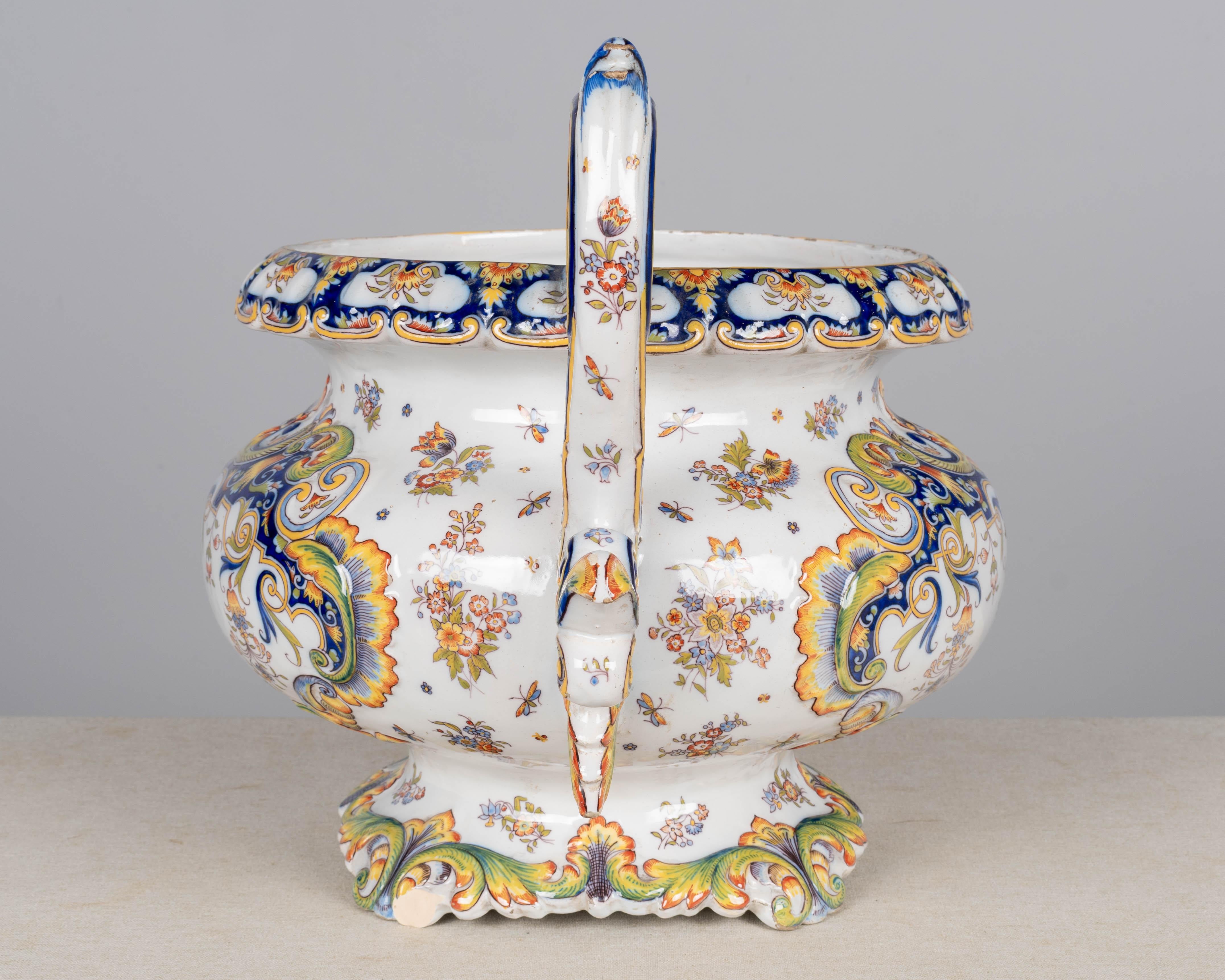 Dipinto a mano Cachepot in faience francese Desvres del XIX secolo in vendita