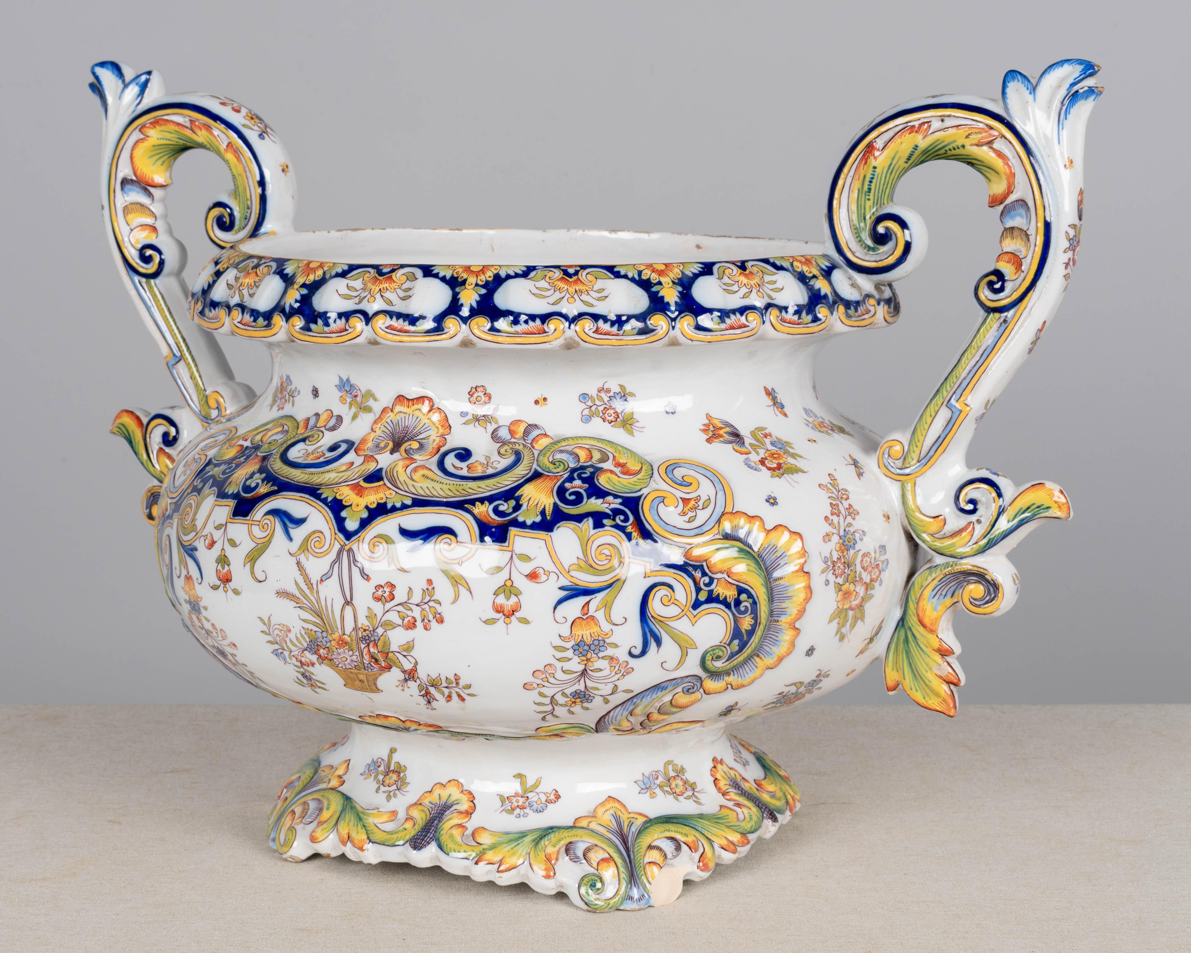Cachepot in faience francese Desvres del XIX secolo in vendita 2