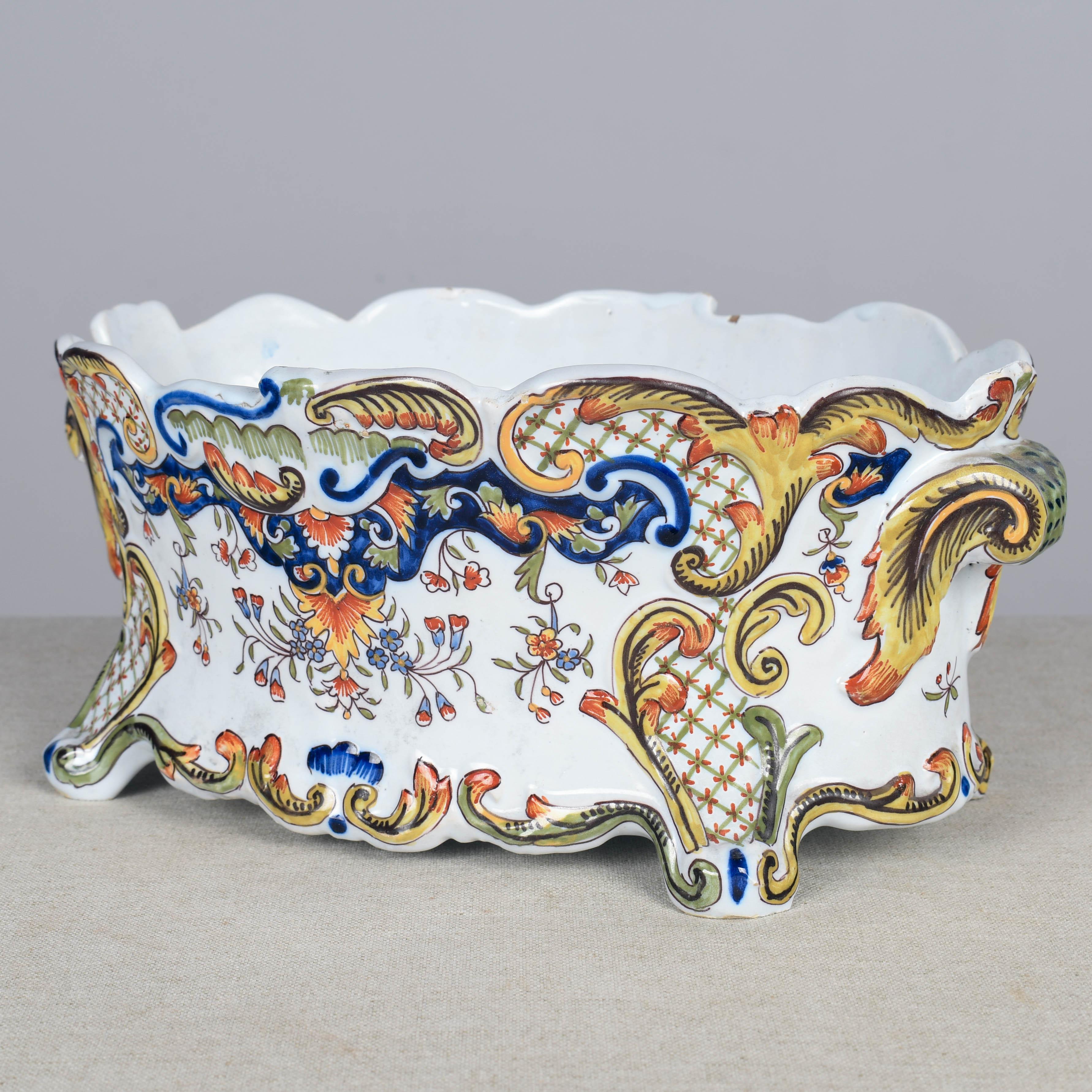 Jardinière e vaso di Desvres Faience francese del XIX secolo in vendita 5