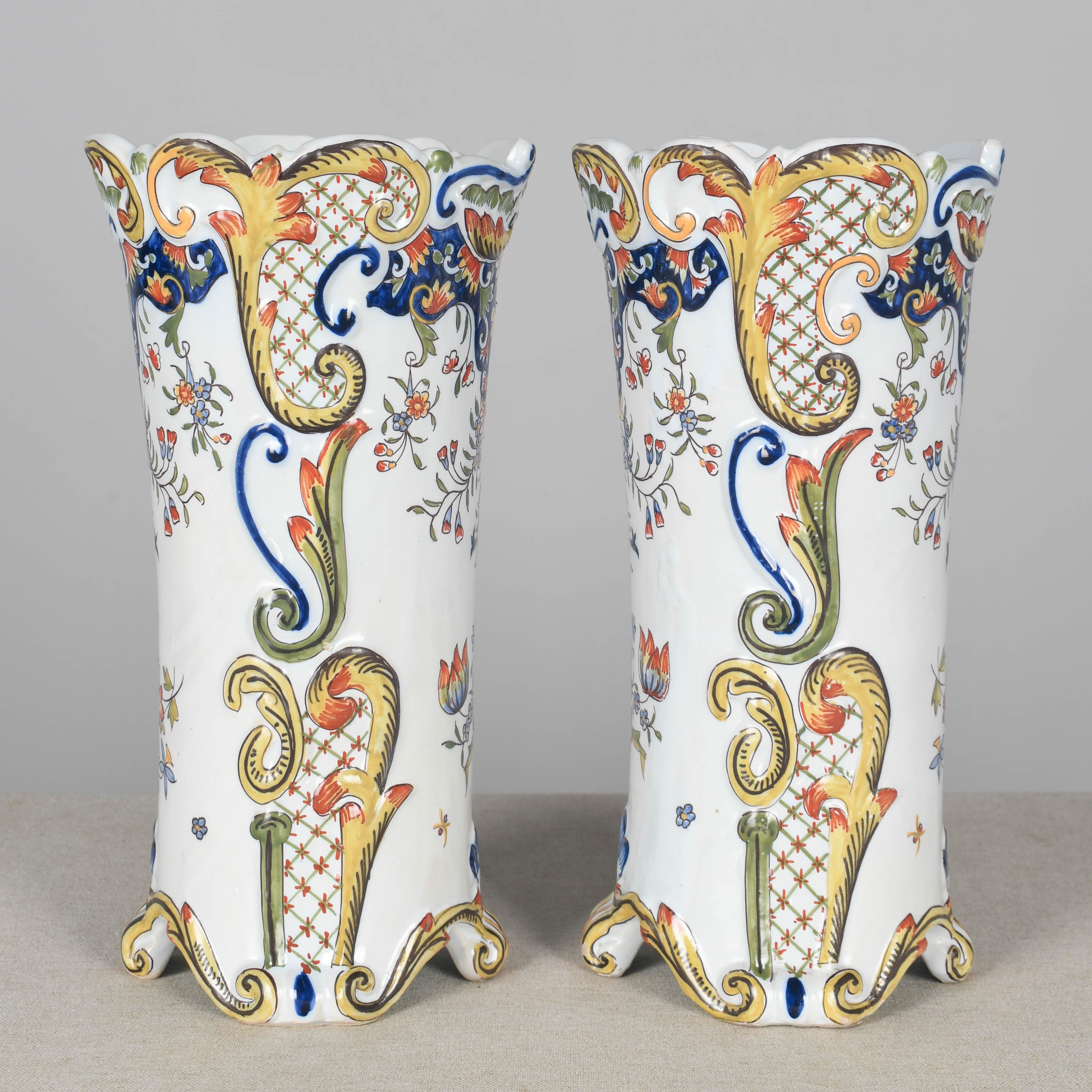 Jardinière e vaso di Desvres Faience francese del XIX secolo In condizioni buone in vendita a Winter Park, FL