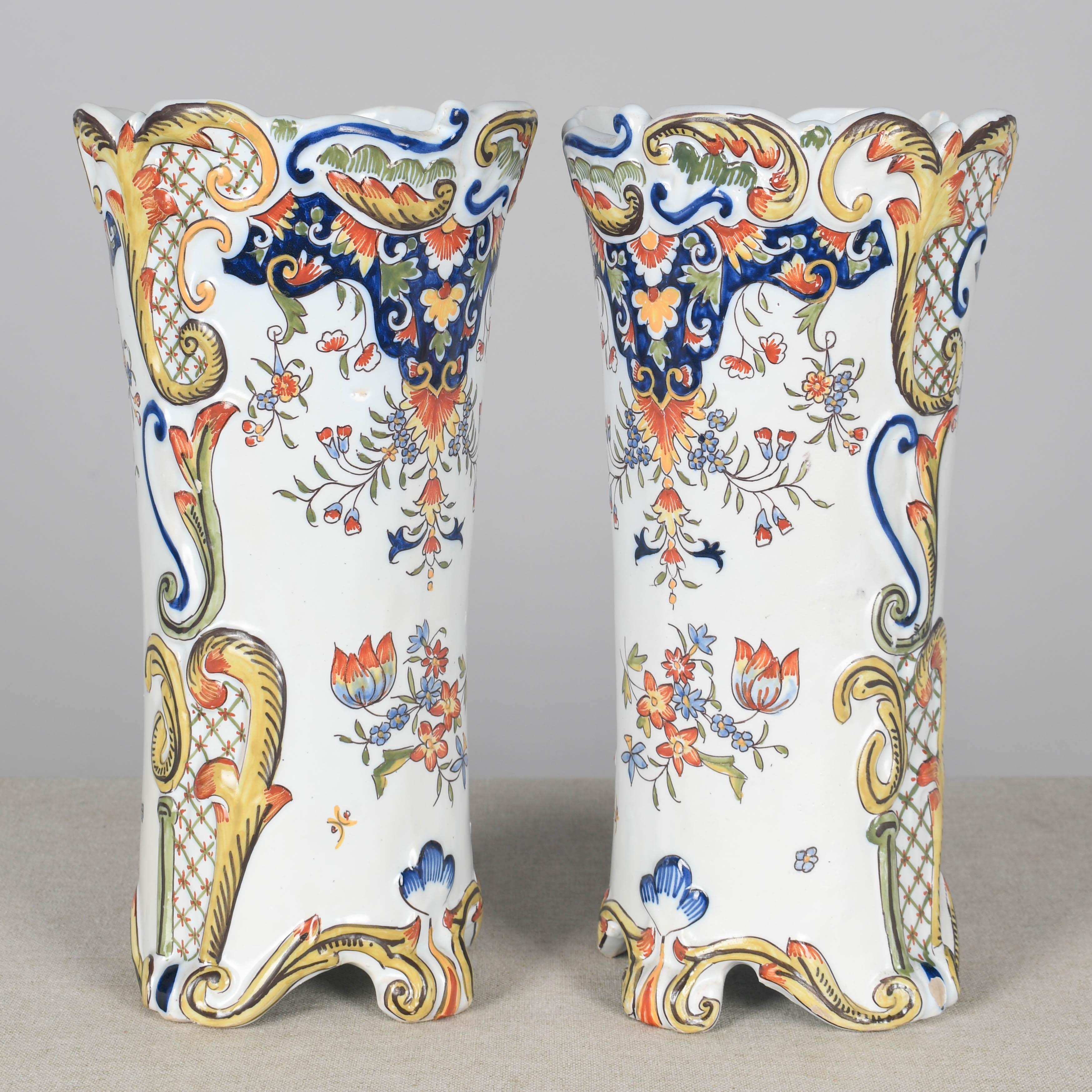 Jardinière e vaso di Desvres Faience francese del XIX secolo in vendita 1