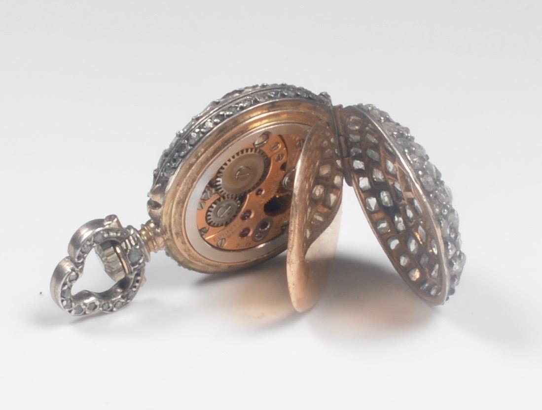Montre et broche du mouvement suisse du XIXe siècle en diamants avec épingle en vente 5
