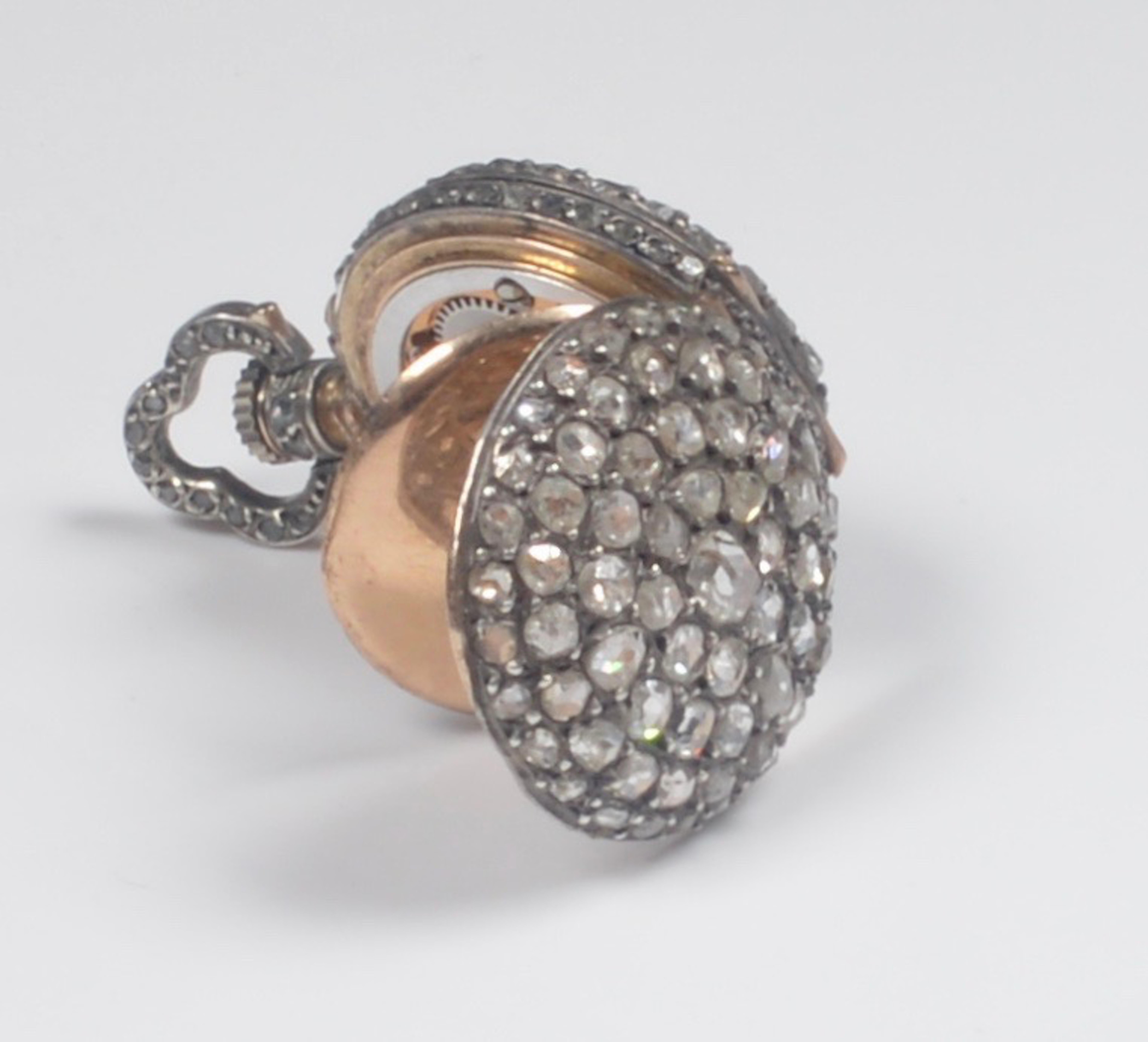 Montre et broche du mouvement suisse du XIXe siècle en diamants avec épingle en vente 6