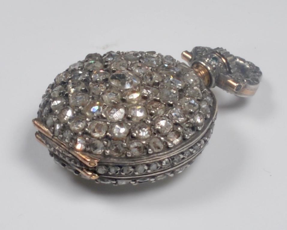 Montre et broche du mouvement suisse du XIXe siècle en diamants avec épingle en vente 9