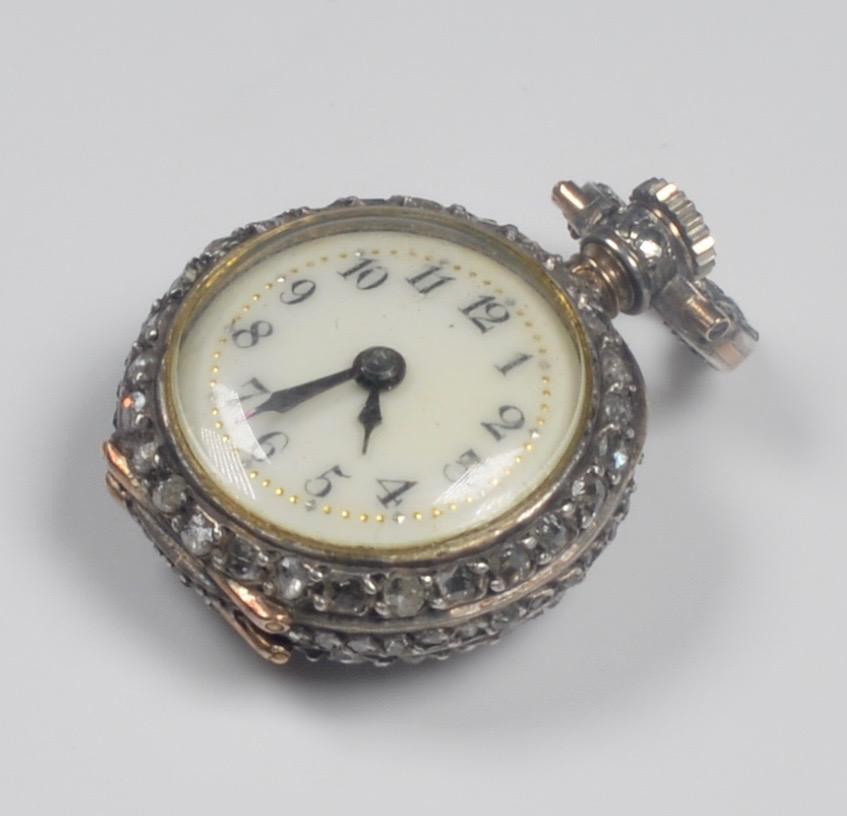 Montre et broche du mouvement suisse du XIXe siècle en diamants avec épingle en vente 1