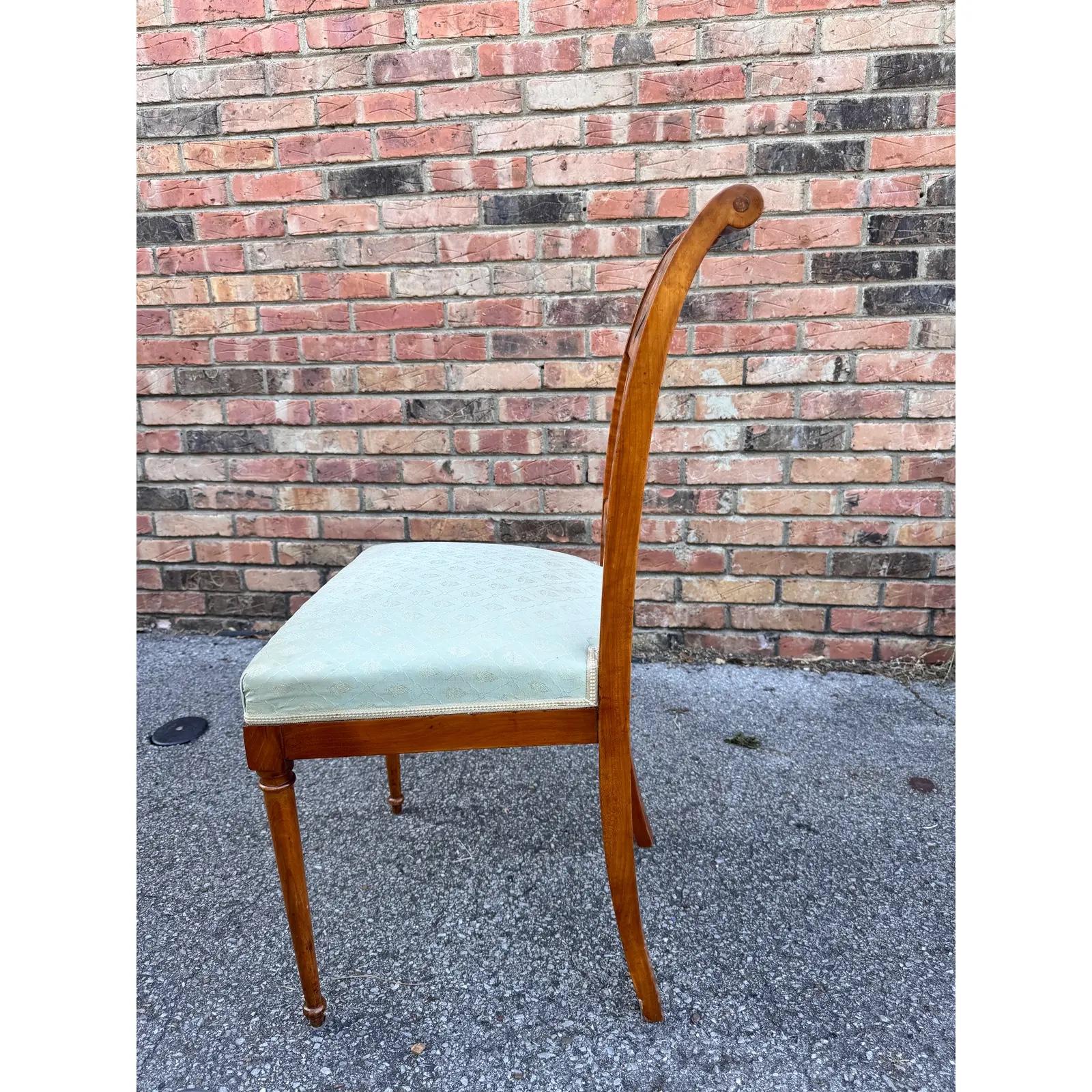XIXe siècle Chaise de salle à manger française du 19ème siècle prête pour votre tissu en vente