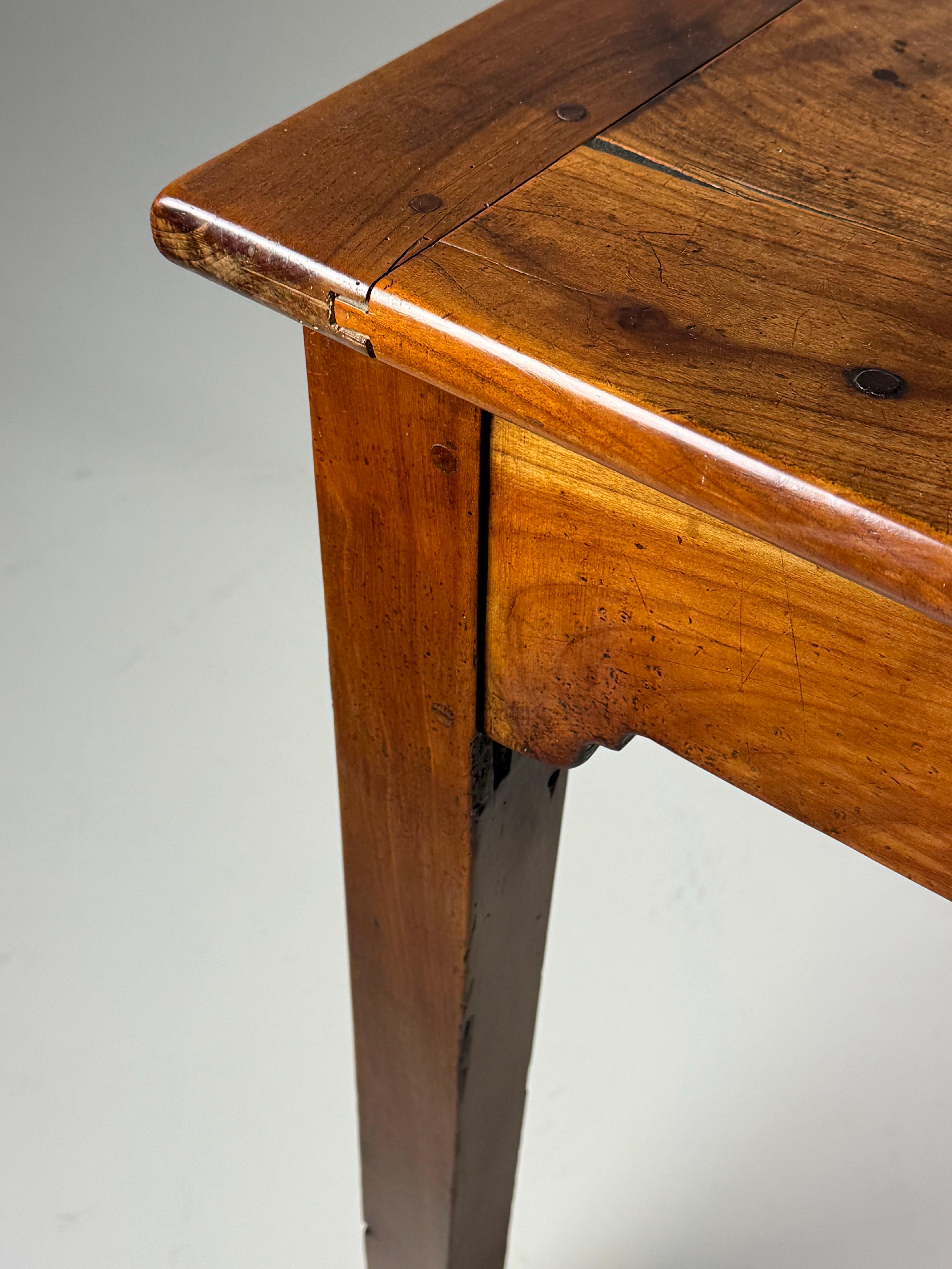 Table de salle à manger française du 19ème siècle 203cm en vente 7