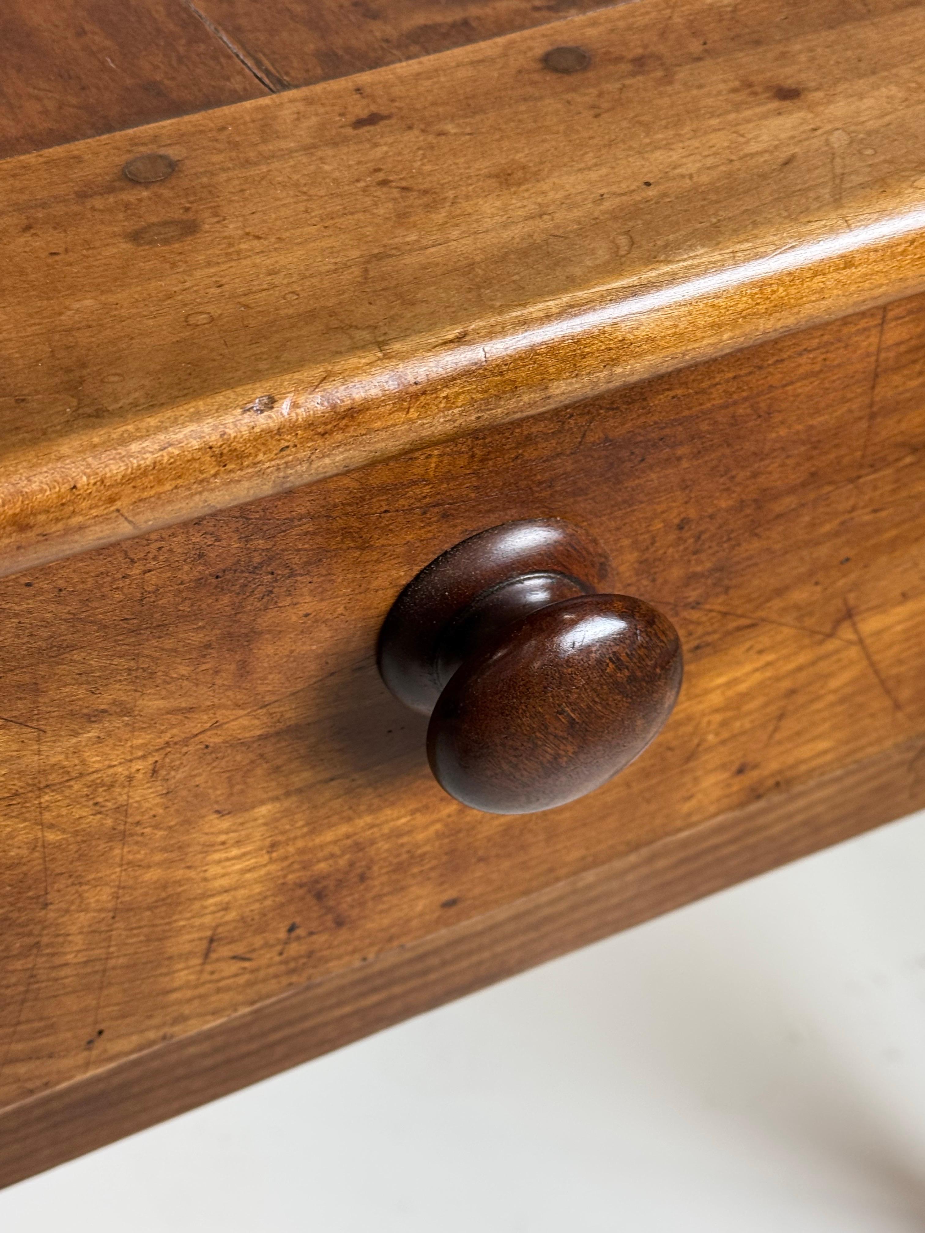 Table de salle à manger française du 19ème siècle 203cm Bon état - En vente à MILL, NL