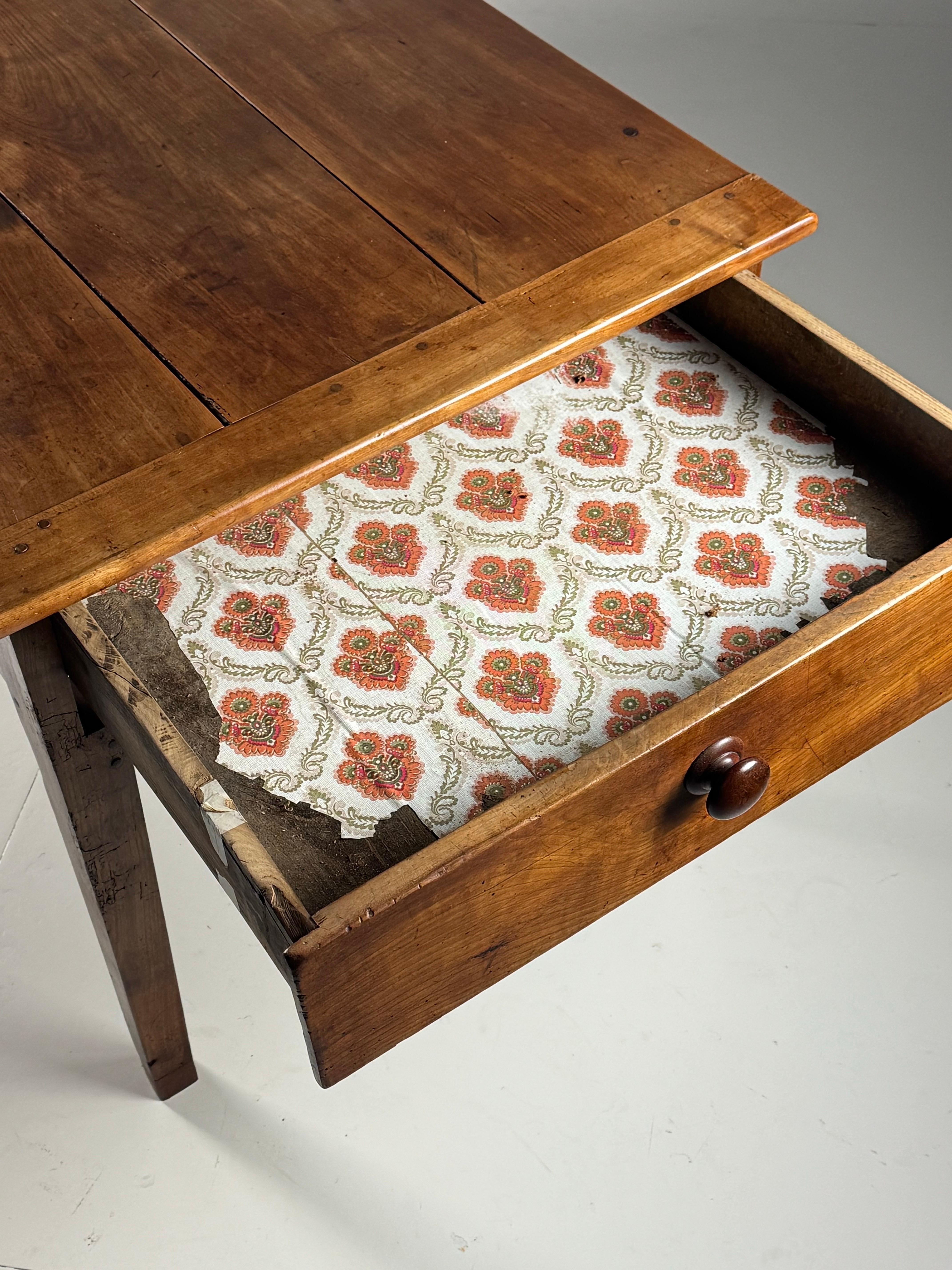 Table de salle à manger française du 19ème siècle 203cm en vente 2