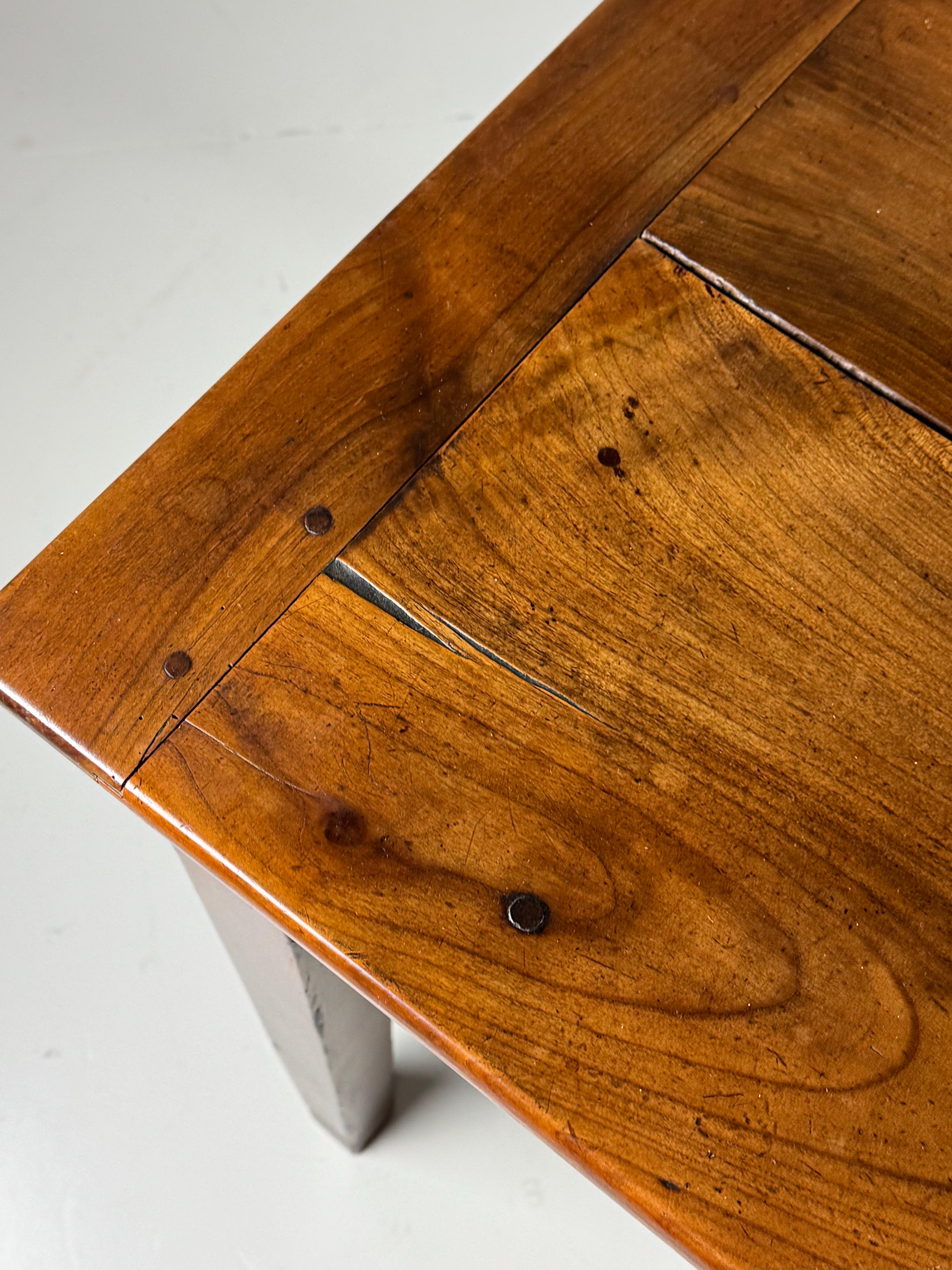 Table de salle à manger française du 19ème siècle 203cm en vente 4