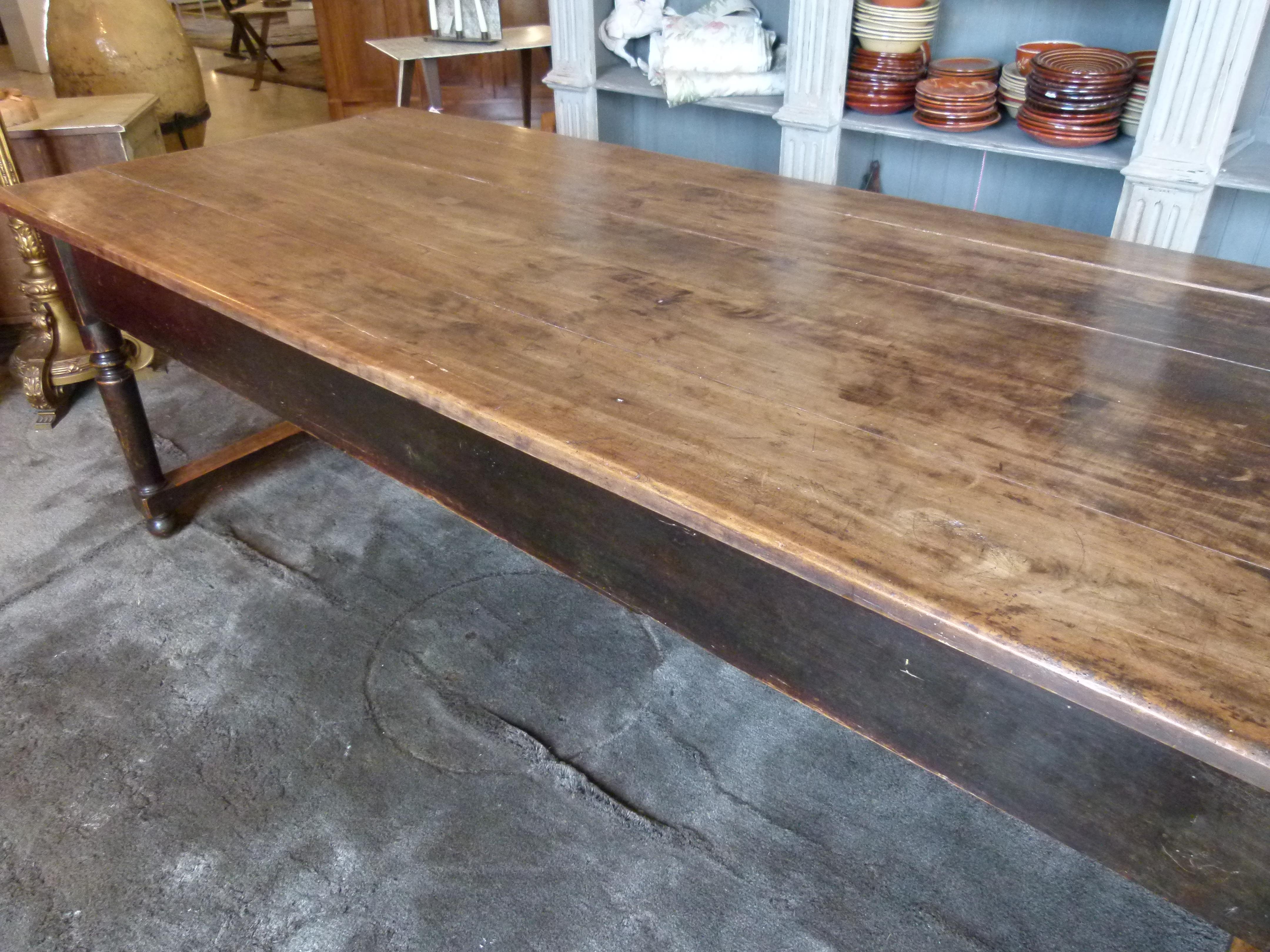 19th Century French Dining Table, Walnut In Good Condition In Vulpellac, Girona