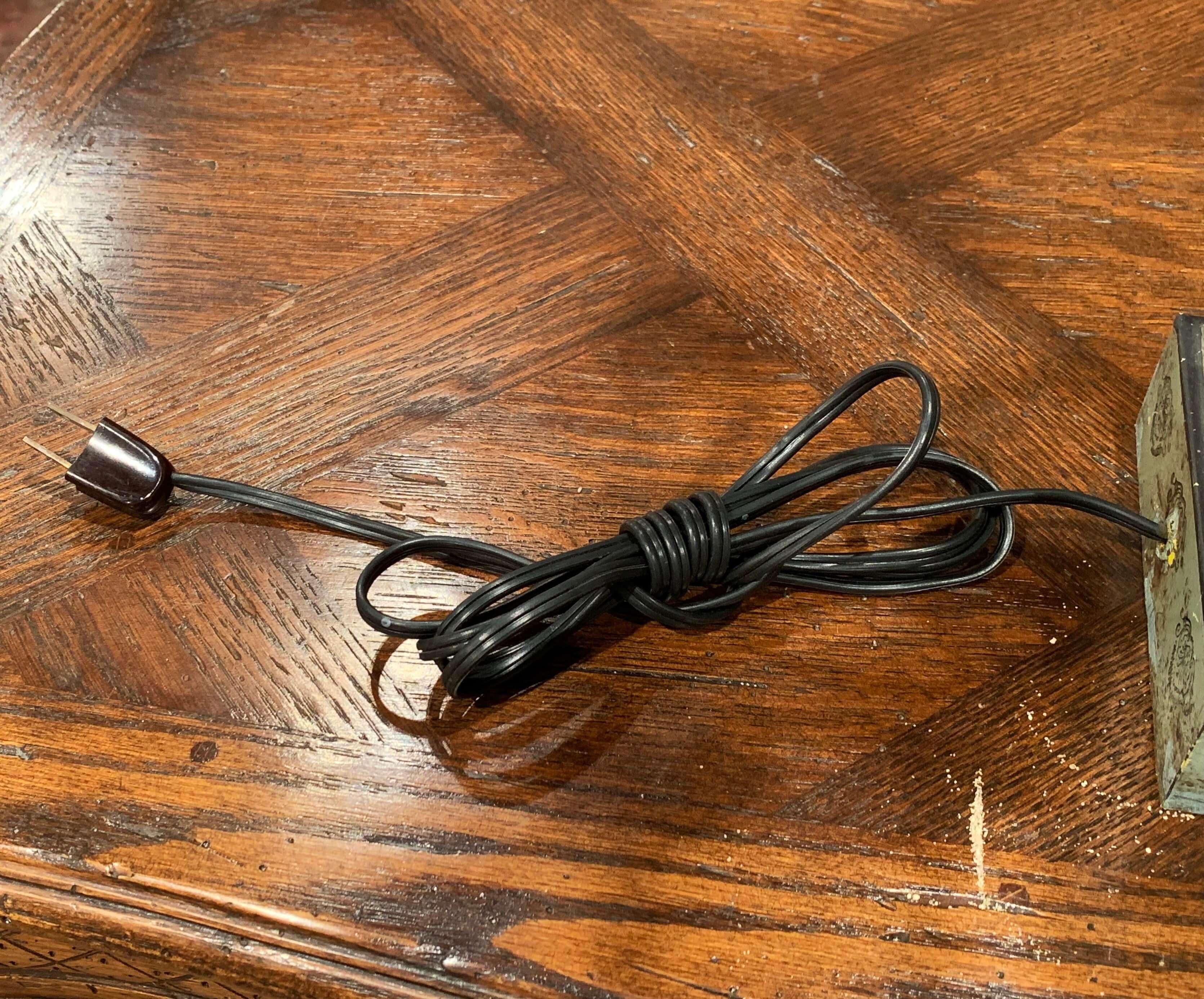 Lampe de table Directoire française du 19ème siècle peinte à la main en tôle verte et blanche en vente 5