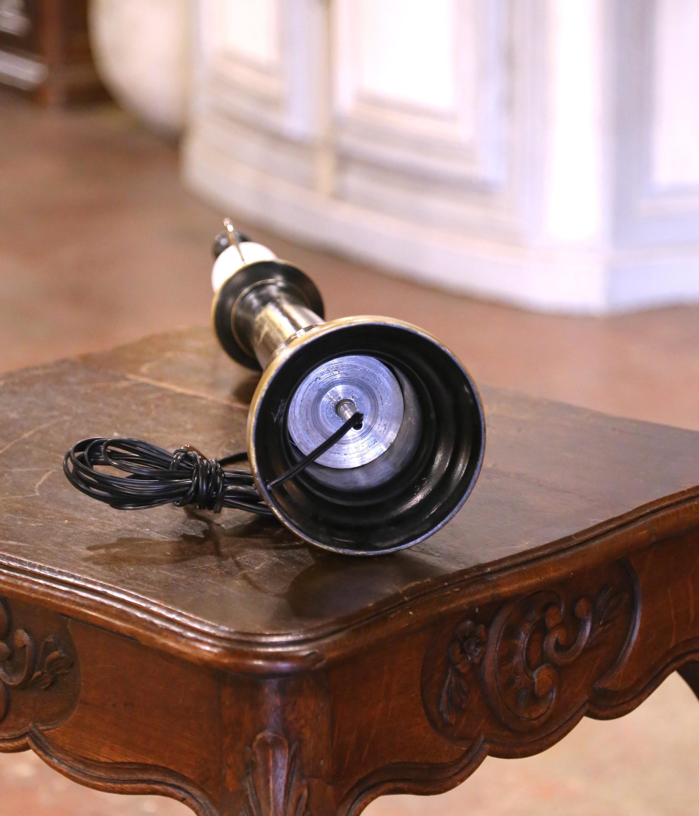 Lampe de table Directoire française du 19ème siècle peinte à la main en tôle Excellent état - En vente à Dallas, TX