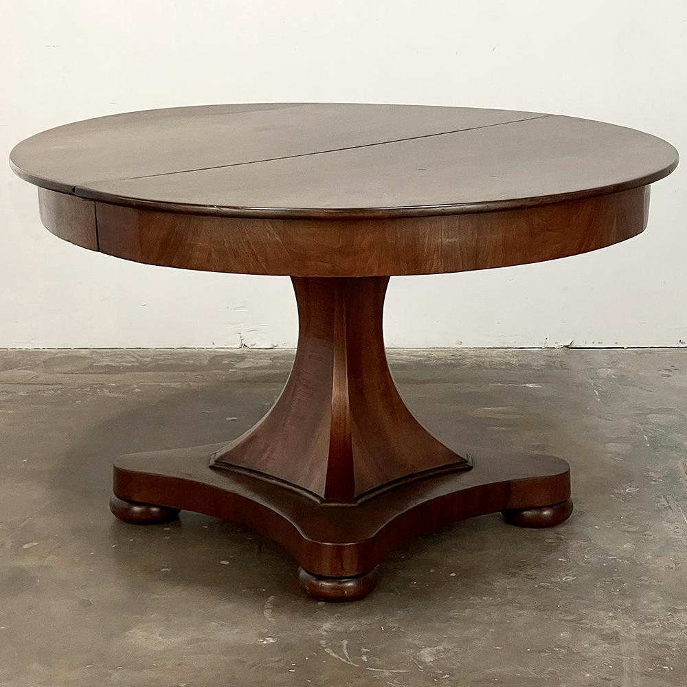 19th Century French Directoire Mahogany Centre Table, Dining Table For Sale 7