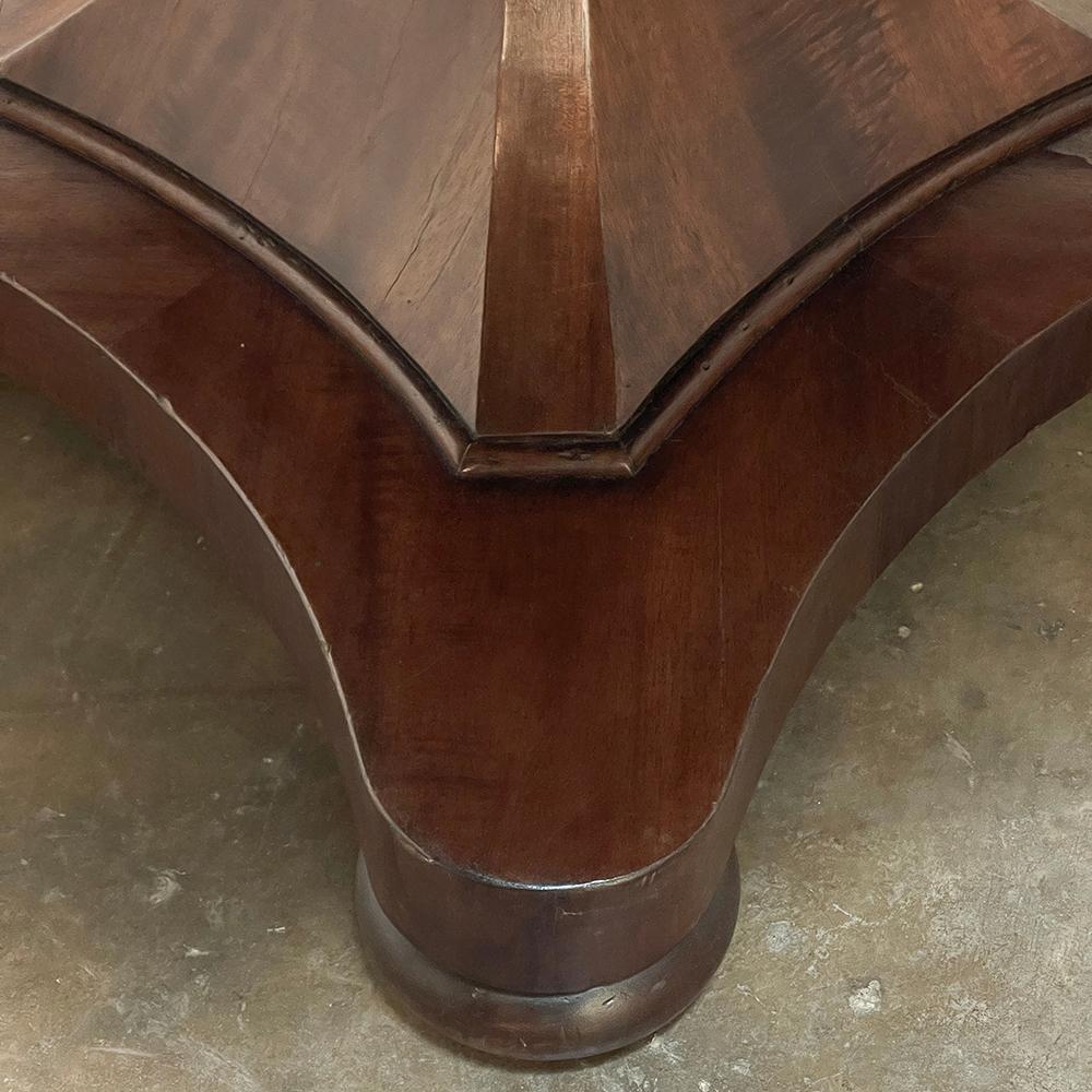 19th Century French Directoire Mahogany Centre Table, Dining Table For Sale 12
