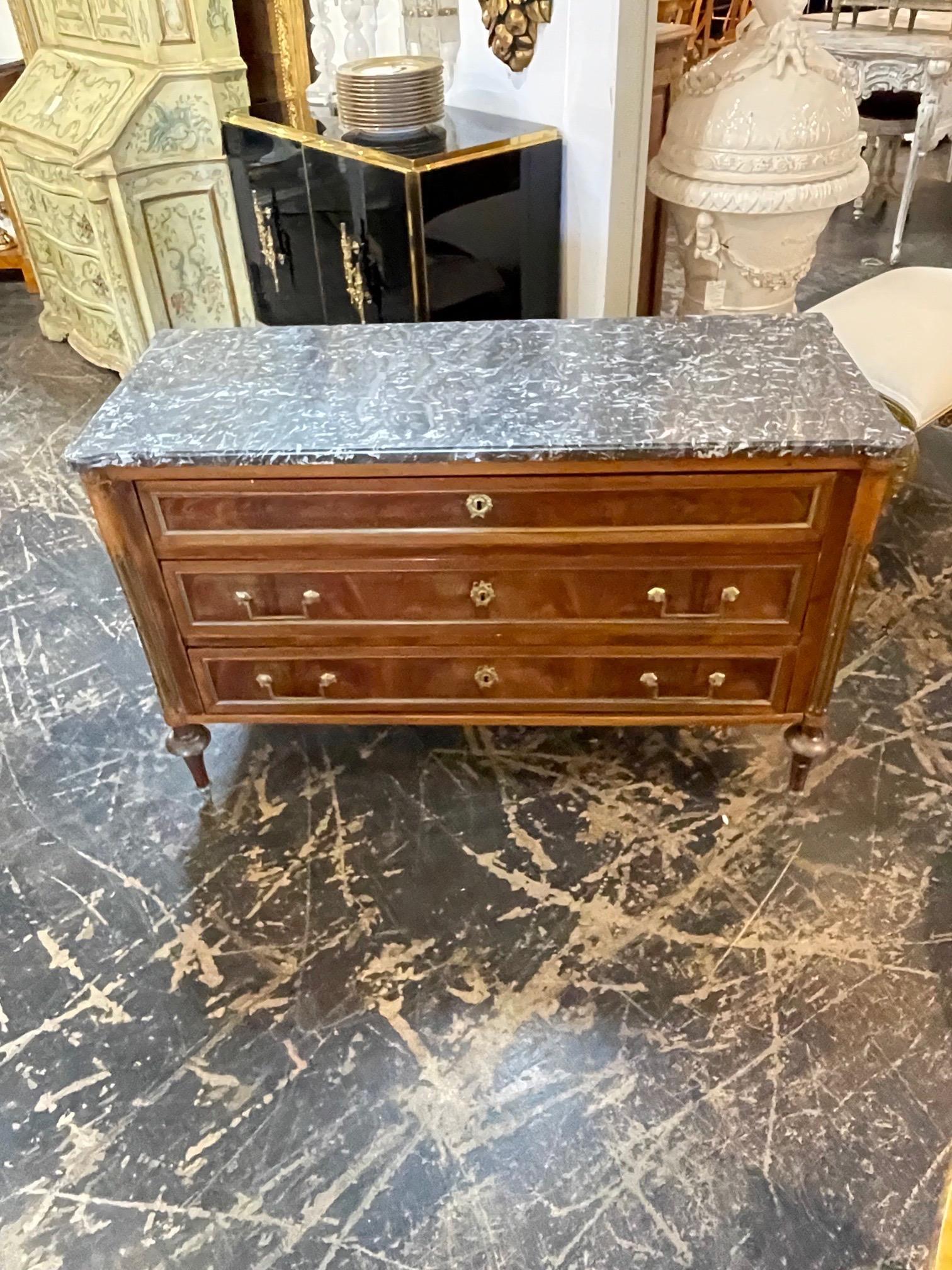 19th Century French Directoire Mahogany Commode with Marble Top In Good Condition In Dallas, TX