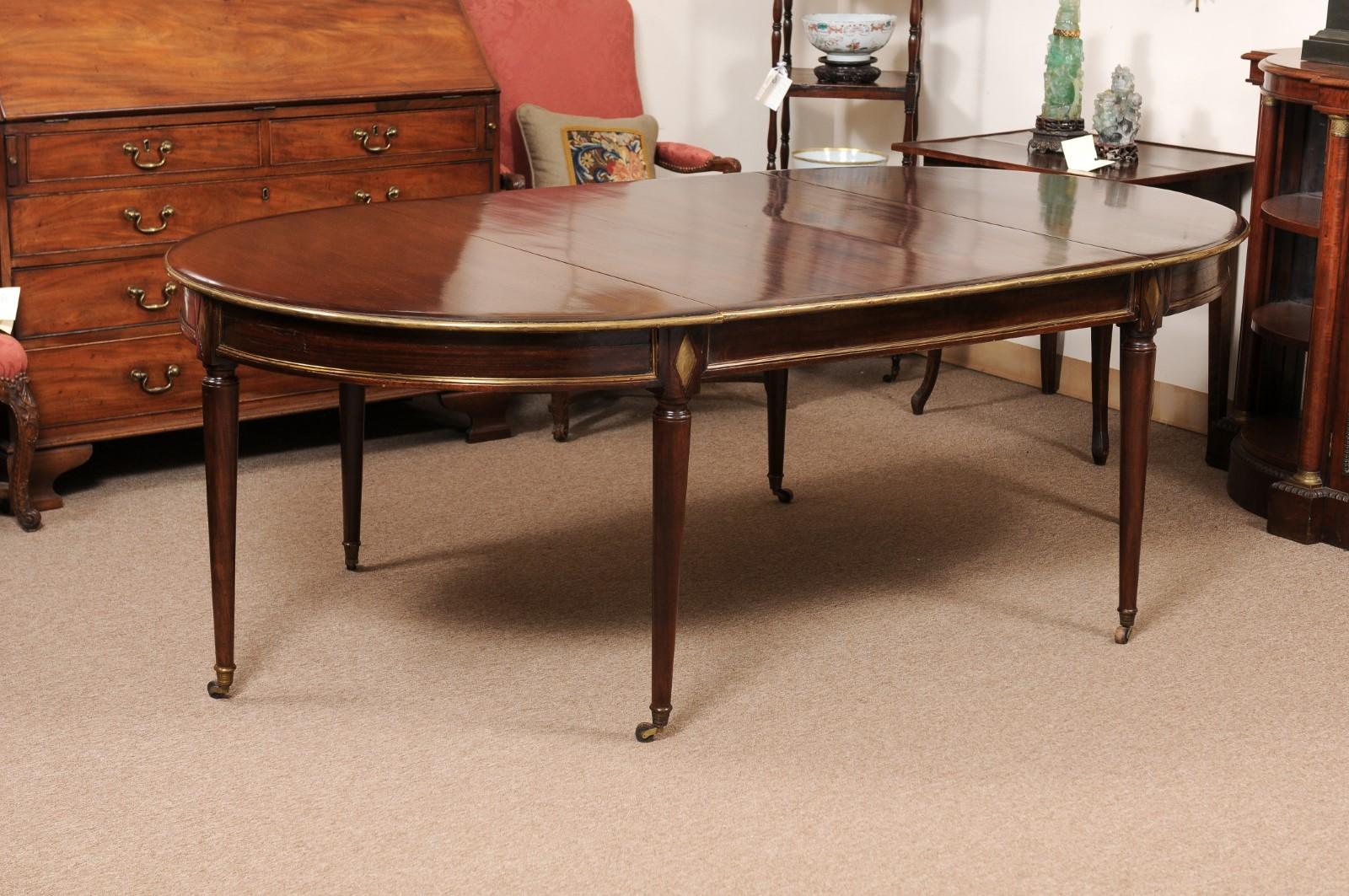 19th Century French Directoire Mahogany Dining Table with Brass Details 3