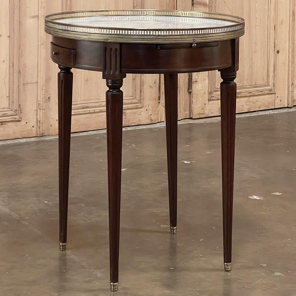 19th Century, French Directoire Mahogany Marble Top End Table In Good Condition For Sale In Dallas, TX