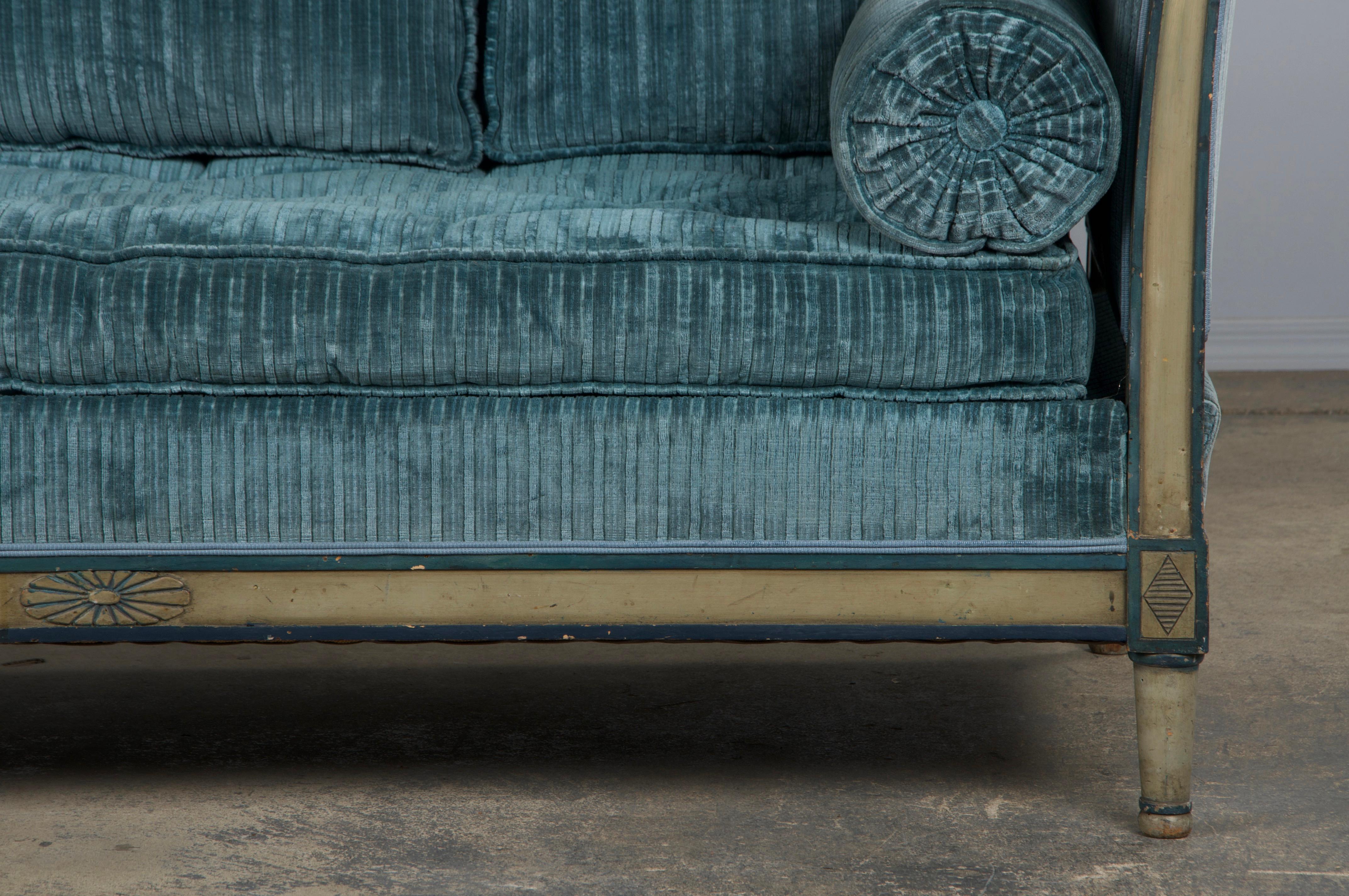 19th Century French Directoire Style Painted Daybed in Blue Velvet In Good Condition In Astoria, NY