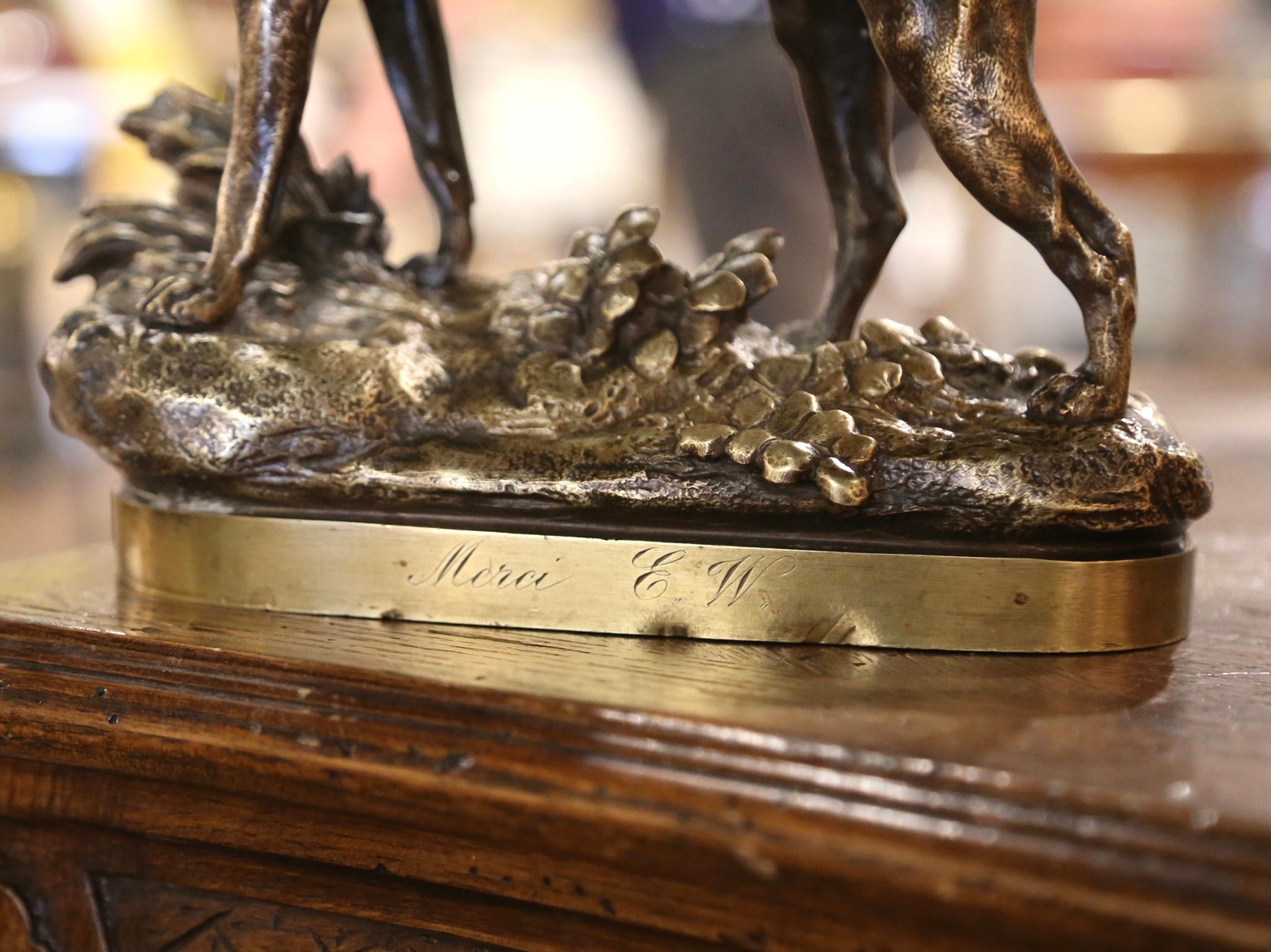 19. Jahrhundert Französisch Hund und Kaninchen Vergoldete Bronze-Skulptur Signiert P. Lecourtier (Schwarzwald) im Angebot