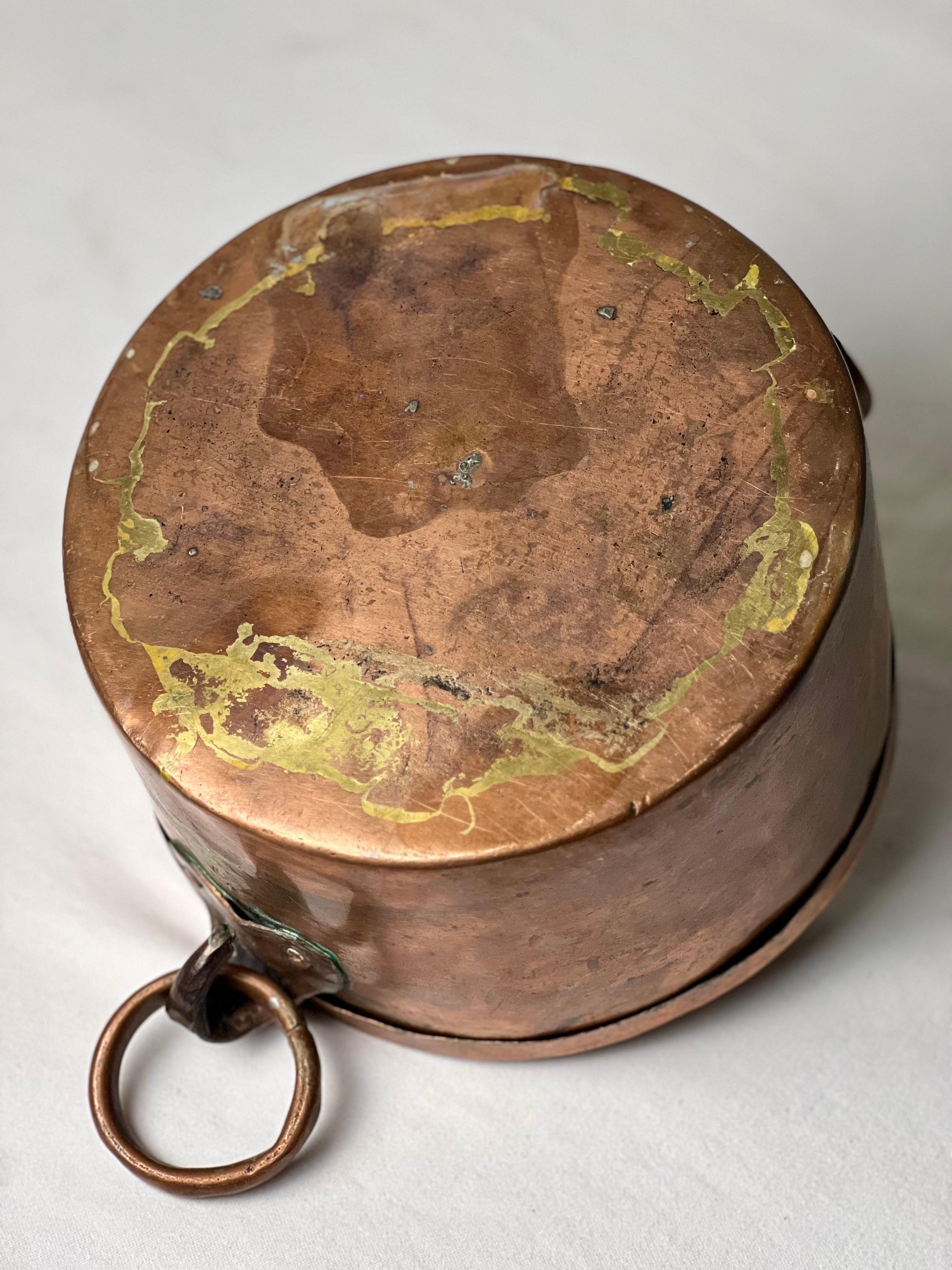 Panneau de tressage ou petit pot français du 19ème siècle en cuivre à queue d'aronde avec couvercle ajusté en vente 5