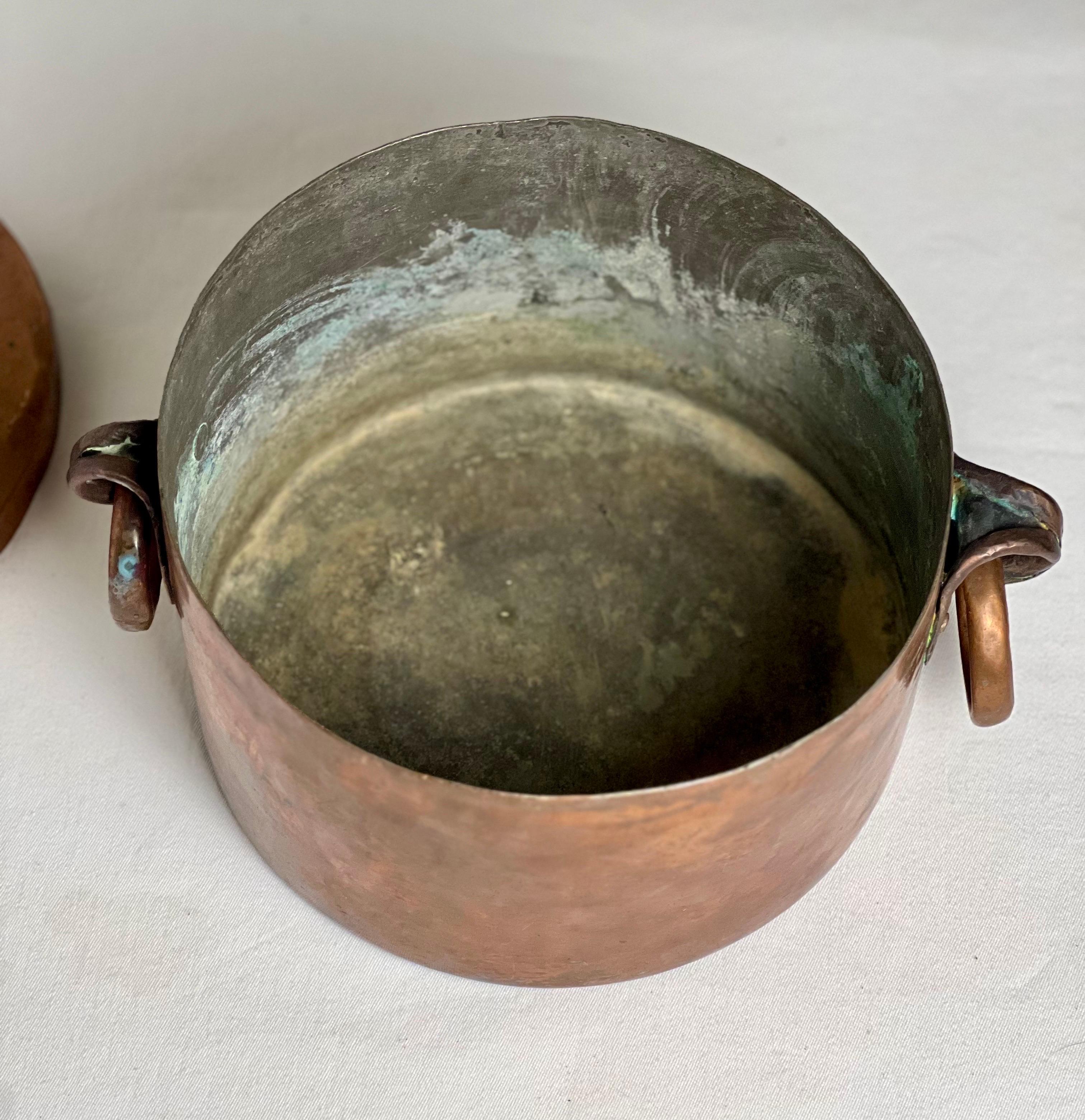 Panneau de tressage ou petit pot français du 19ème siècle en cuivre à queue d'aronde avec couvercle ajusté en vente 1