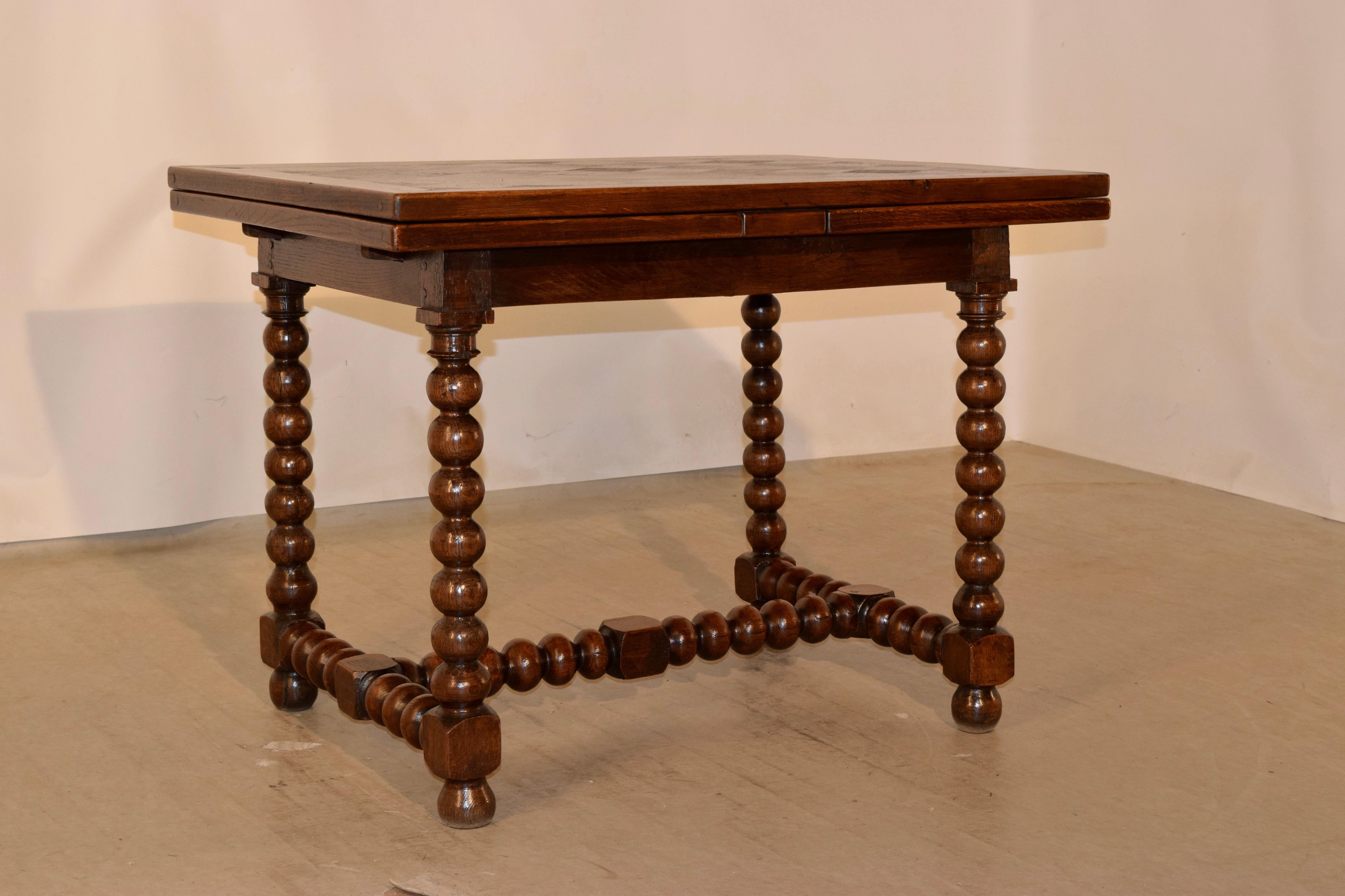 Napoleon III 19th Century French Draw Leaf Table