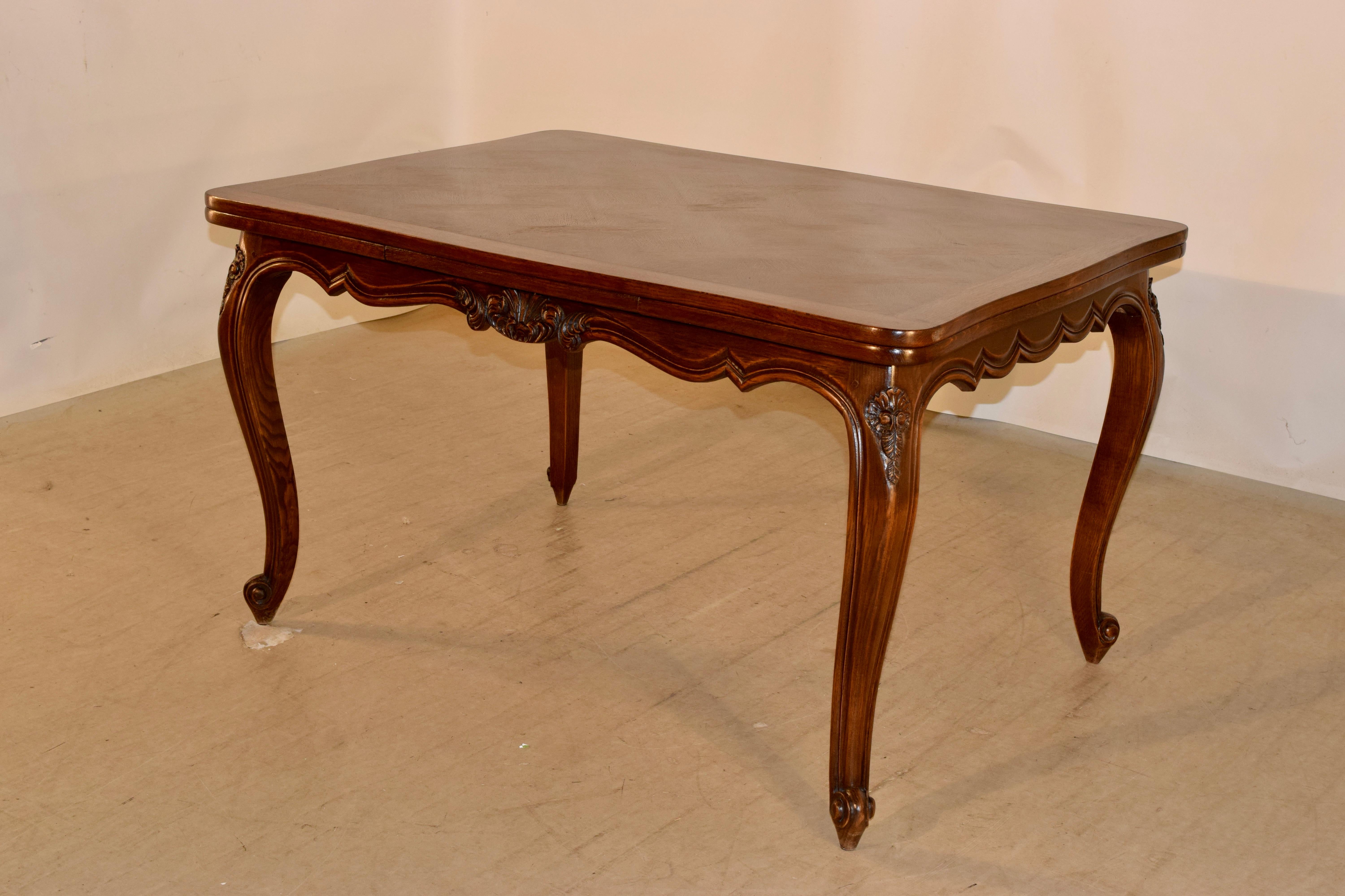 Französischer Blatttisch aus dem 19. Jahrhundert (Eichenholz) im Angebot
