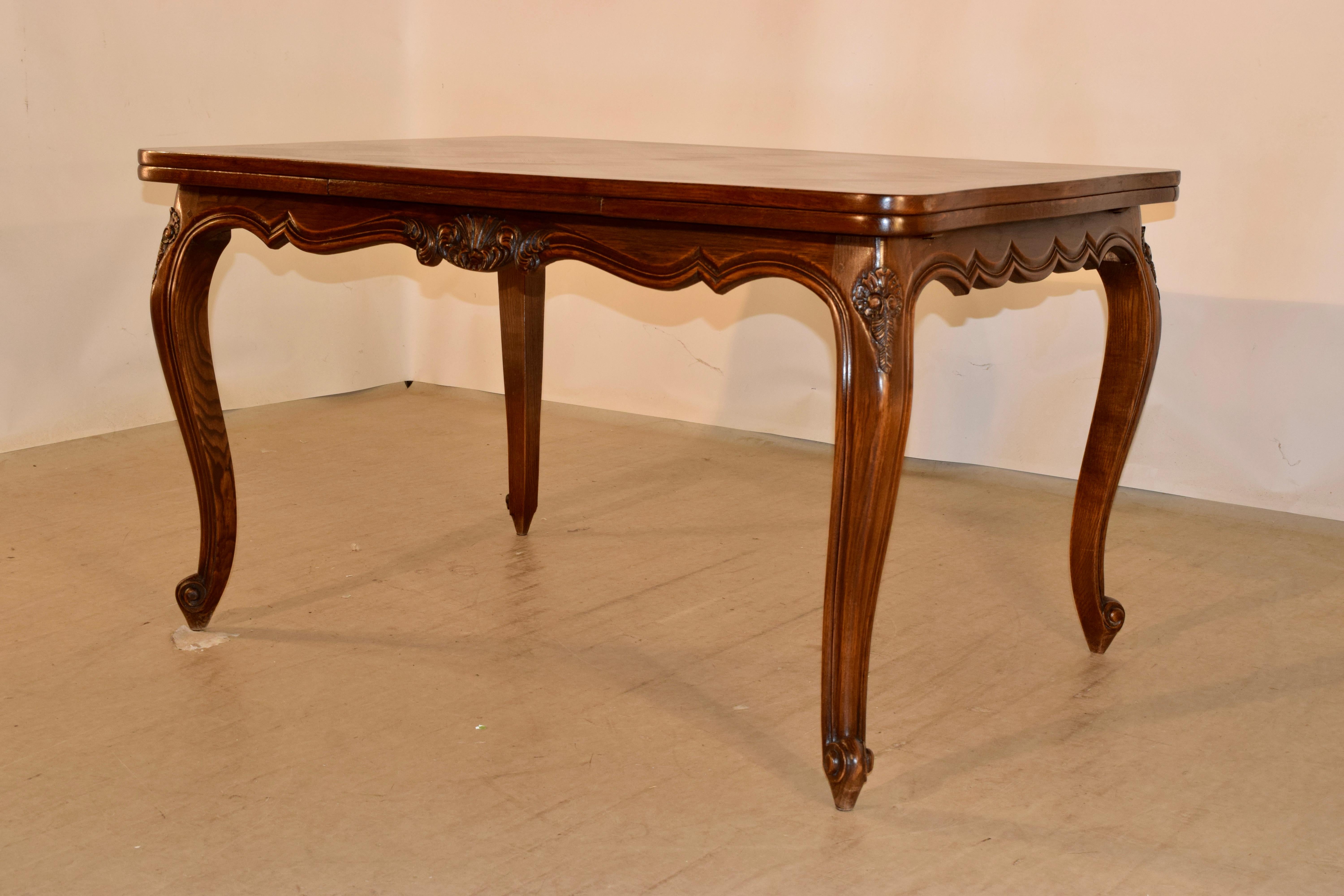 Oak 19th Century French Draw Leaf Table For Sale