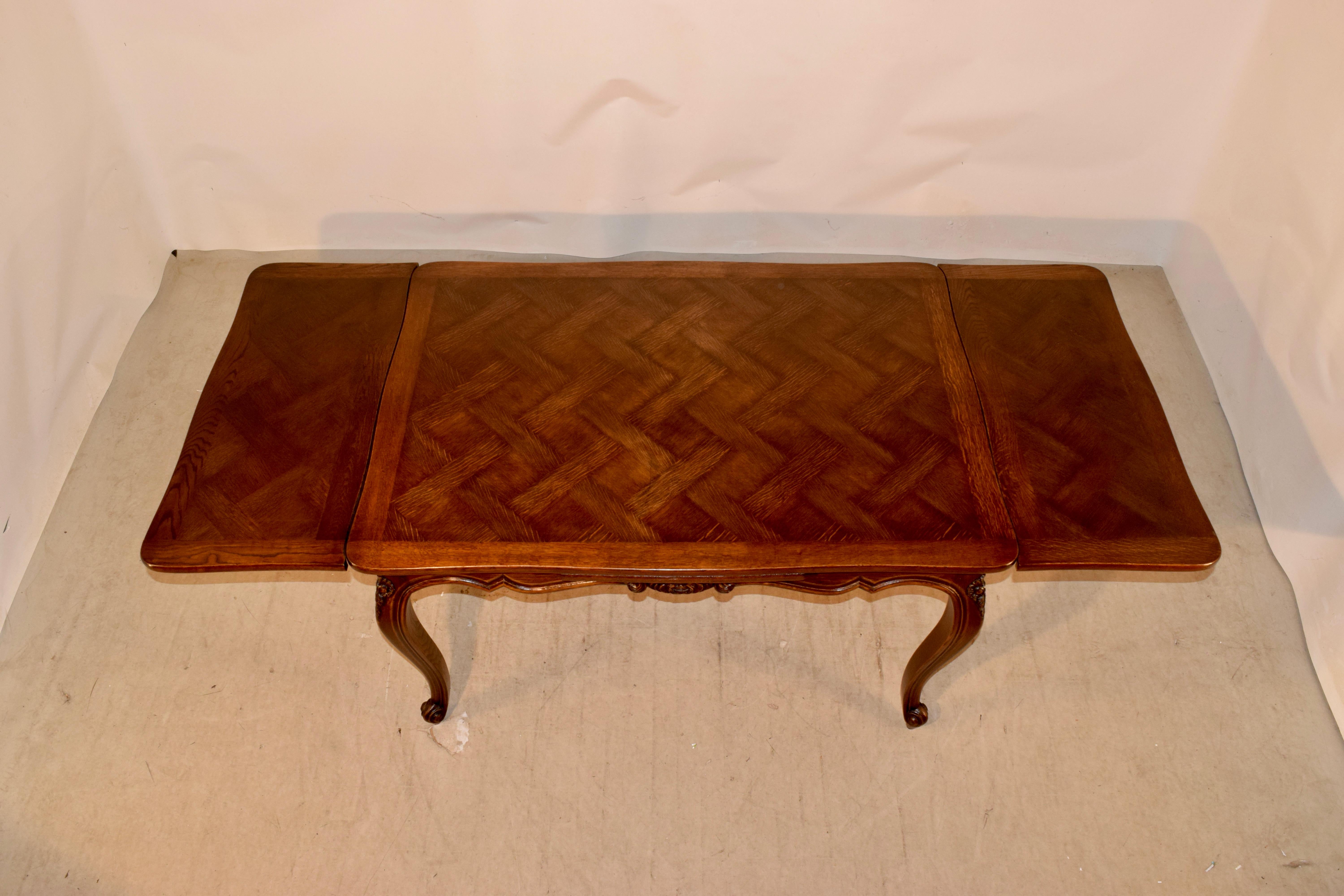 19th Century French Draw Leaf Table For Sale 1