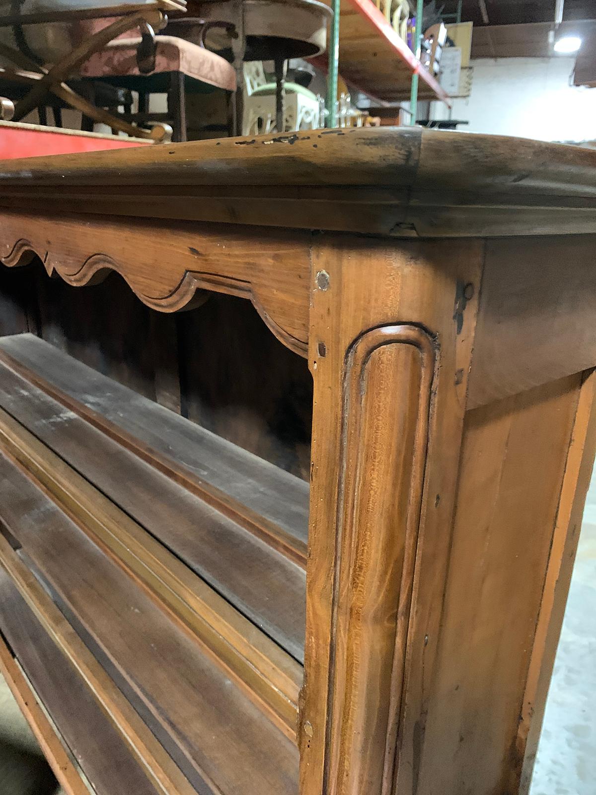 19th Century French Dresser Top with Three Shelves, Scalloped Edge 3