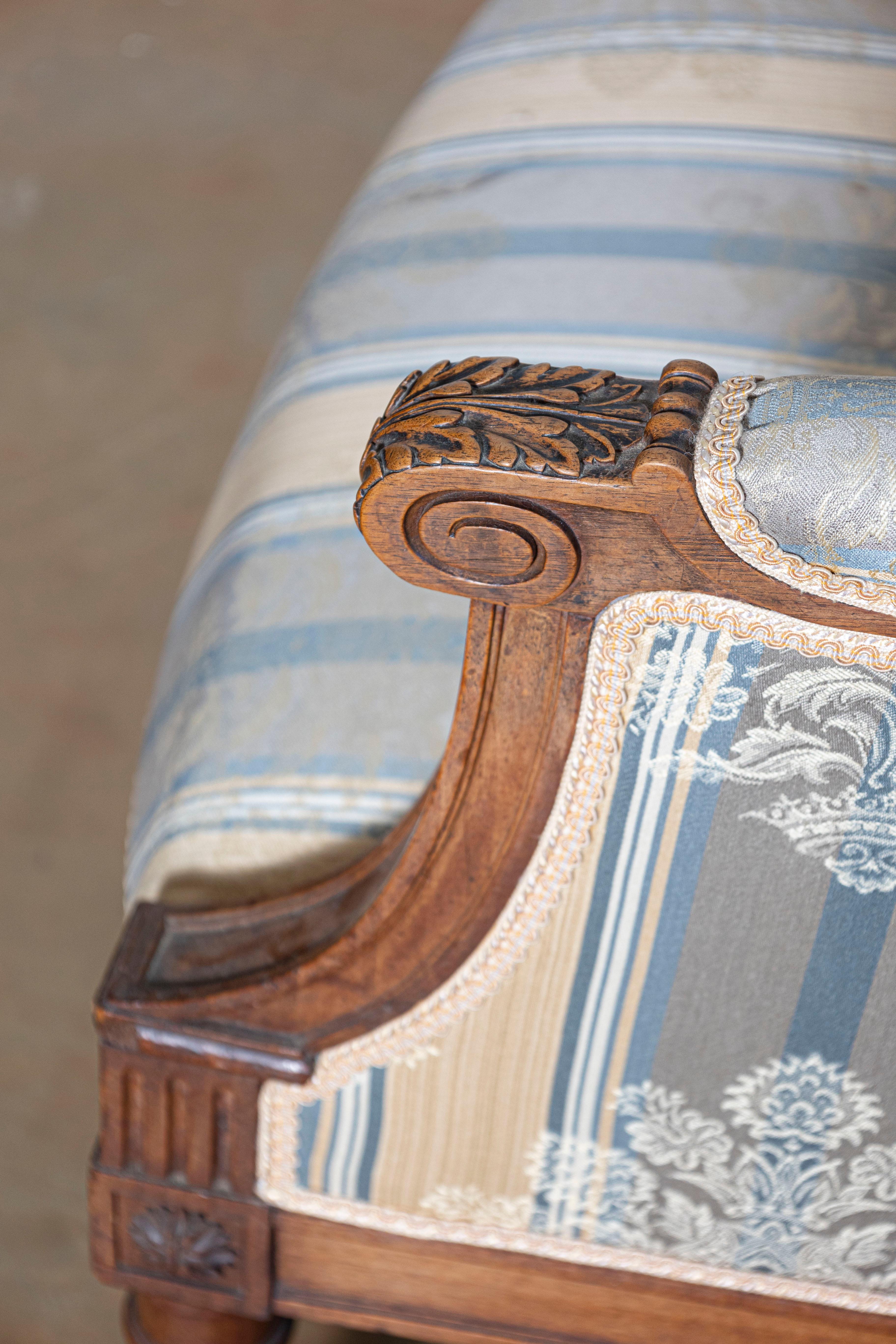 19th Century French Duchesse Brisse In Good Condition For Sale In Atlanta, GA