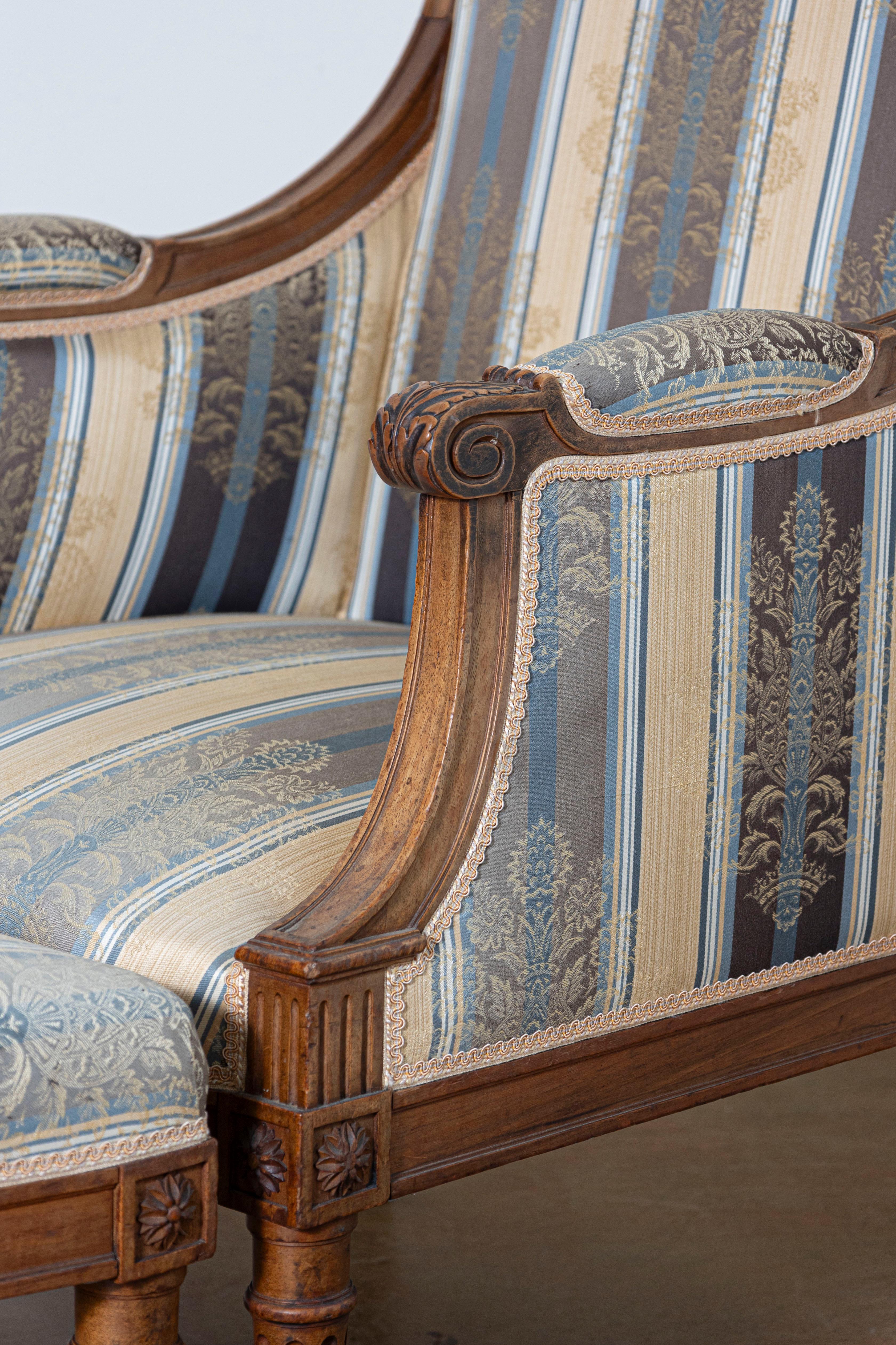 19th Century French Duchesse Brisse For Sale 3
