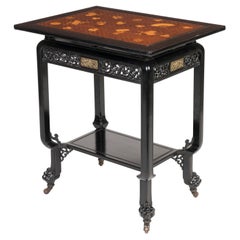 Mesa francesa ebonizada del siglo XIX de estilo japonista atribuida a Viardot
