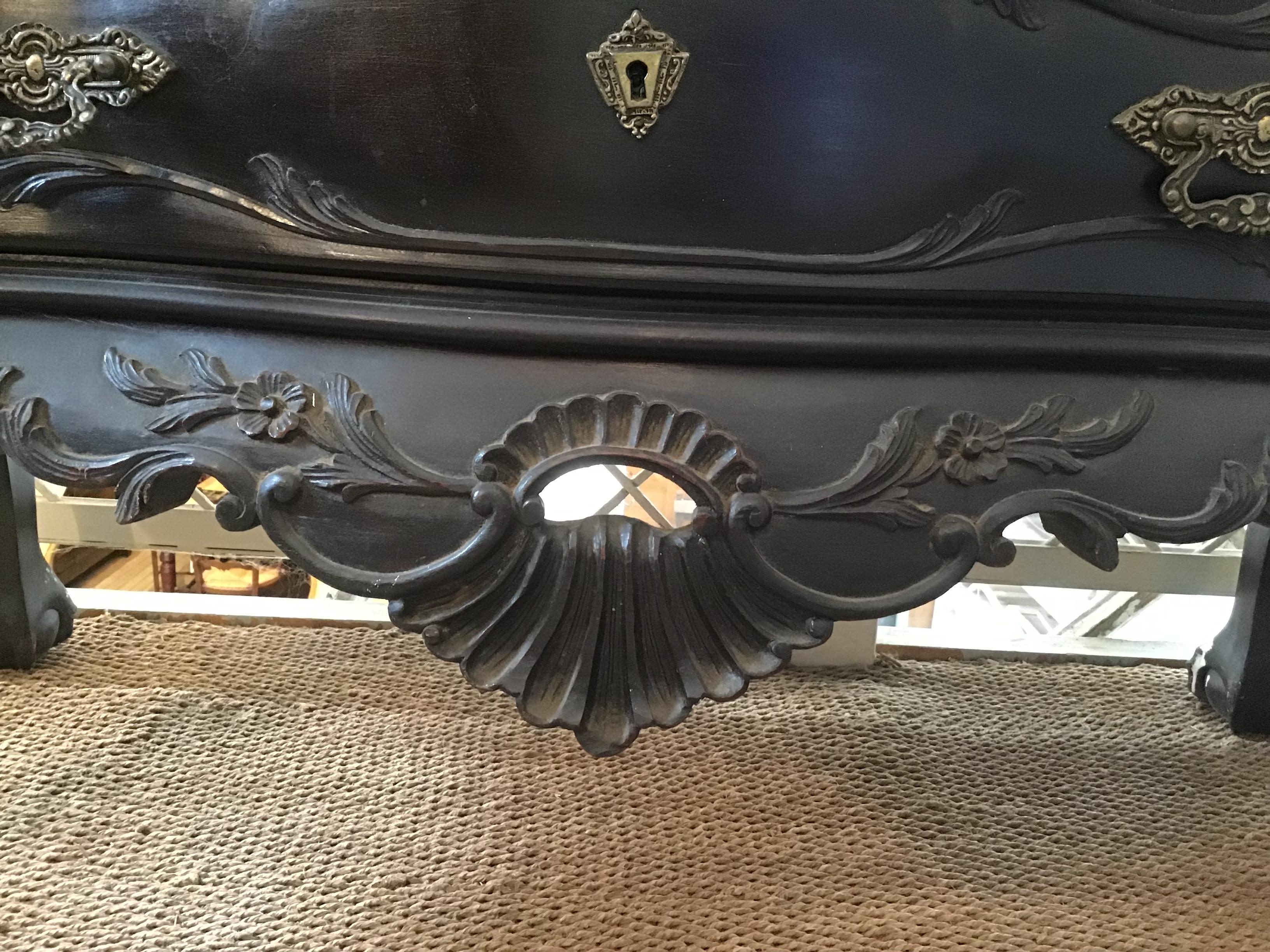 19th Century French Ebonized Chest of Drawers with Its Original Patina, 1890s For Sale 4