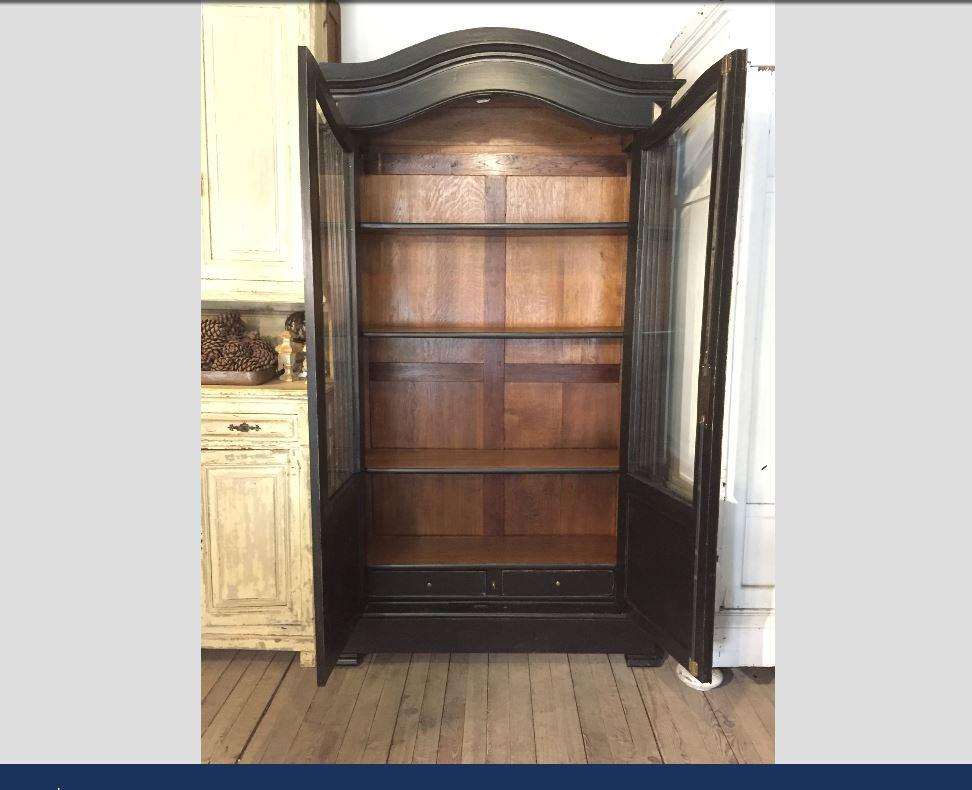 19th Century French Ebonized Wood Vitrine with Shelves and Drawers, 1890s In Good Condition In Florence, IT