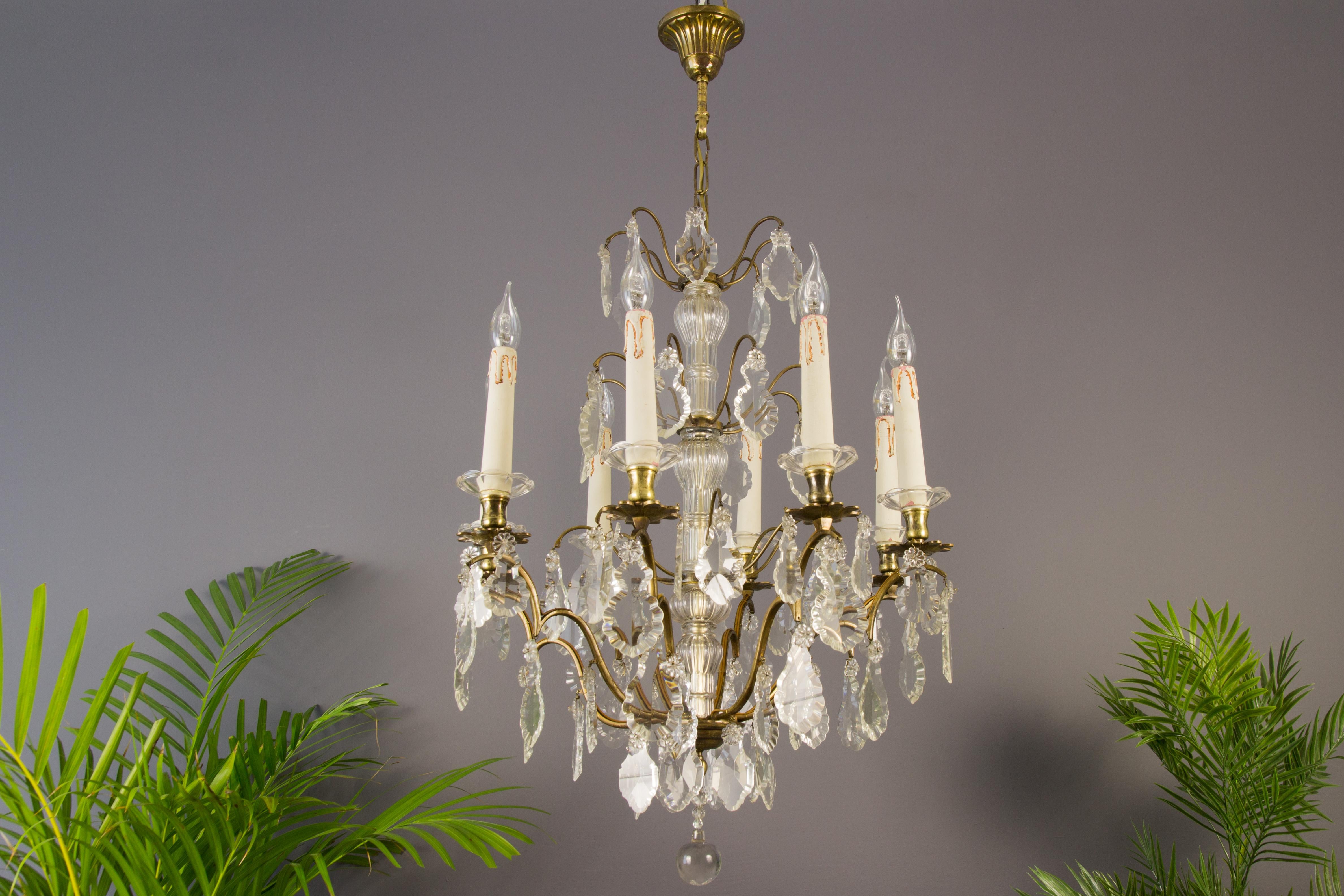 19th Century French Eight–Light Crystal and Bronze Chandelier In Good Condition In Barntrup, DE
