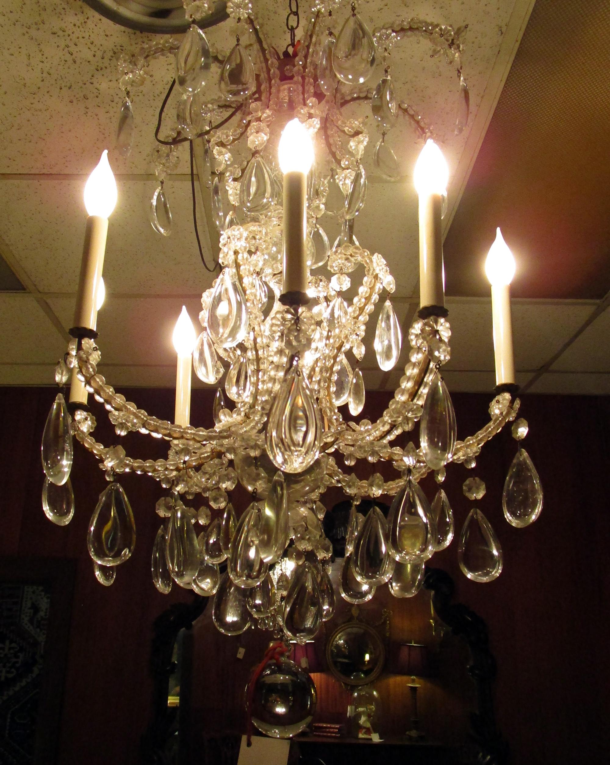 19th Century French Eight-Light Crystal Chandelier For Sale 8