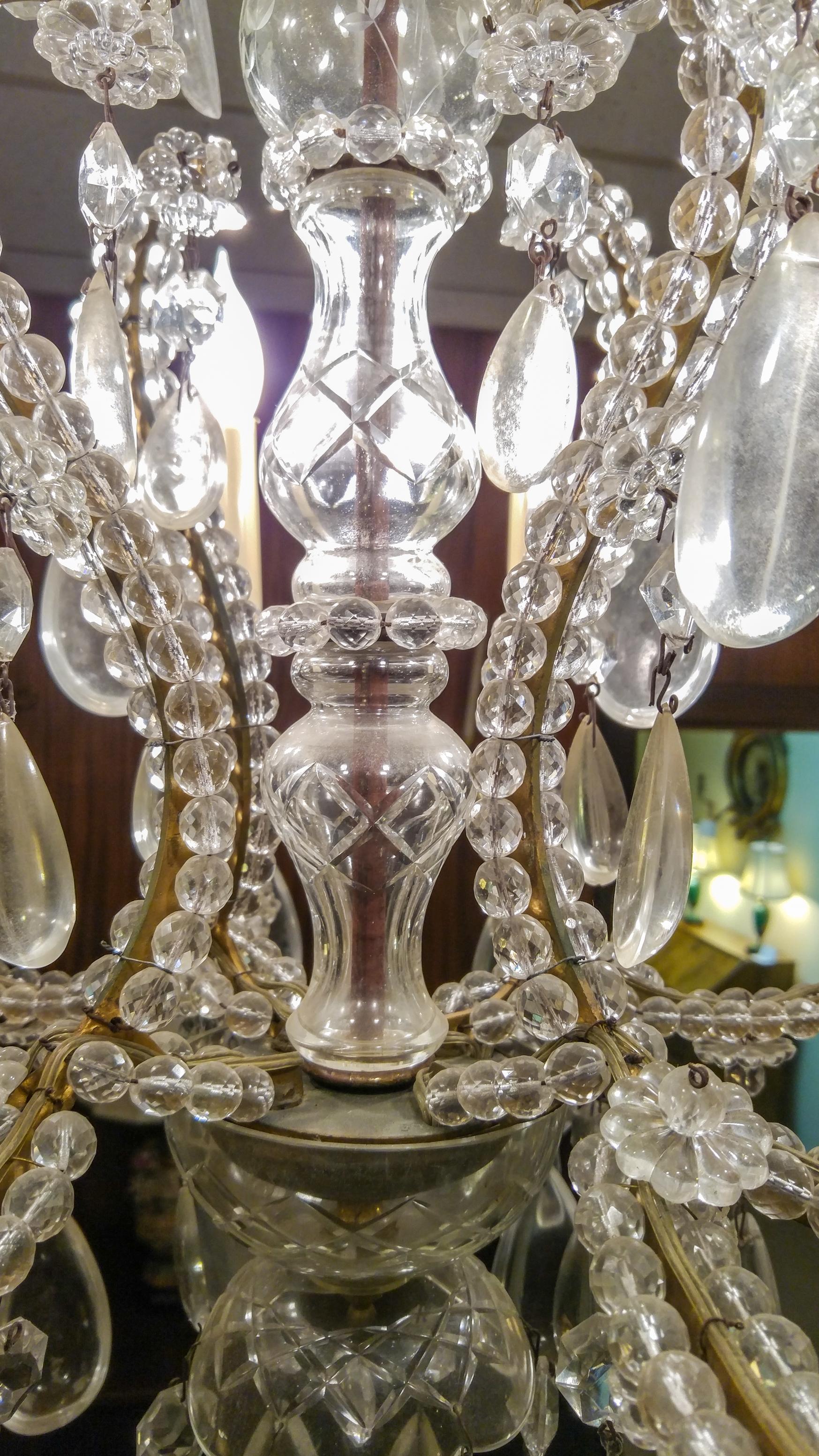 Francese Lampadario di cristallo a otto luci francese del XIX secolo in vendita
