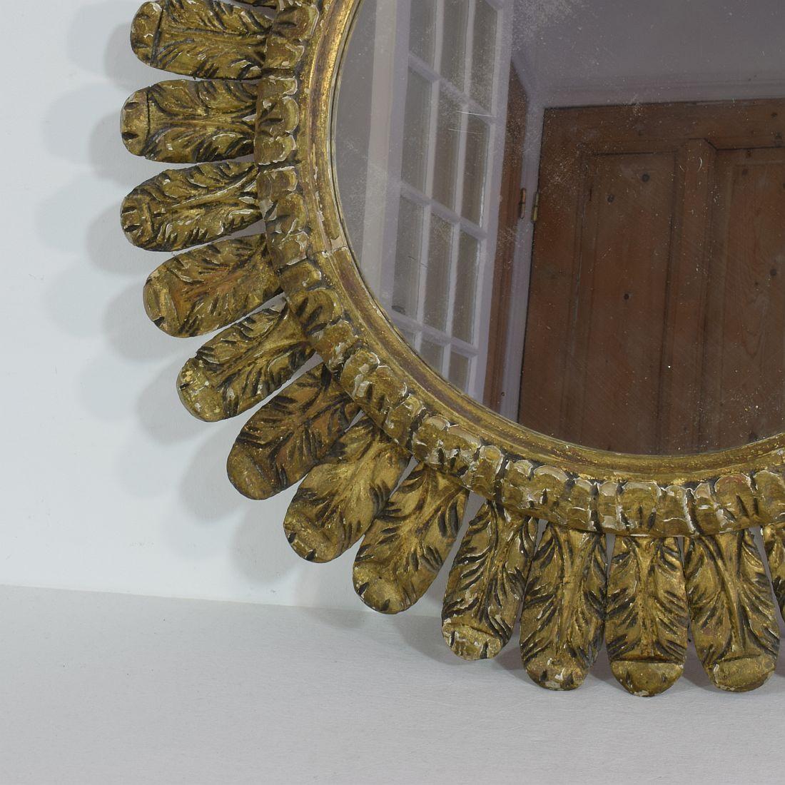 19th Century French Elegant Gilt Carved Wood Circular Feather Mirror 3