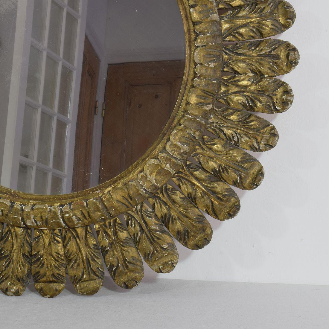 19th Century French Elegant Gilt Carved Wood Circular Feather Mirror 4