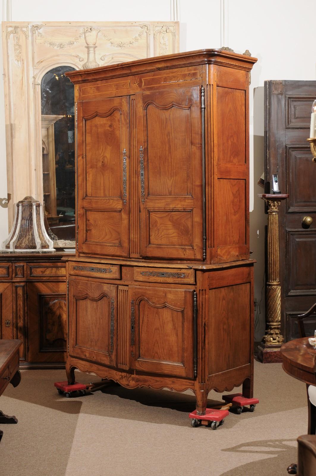 19th Century French Elm Buffet Deux Corps For Sale 10